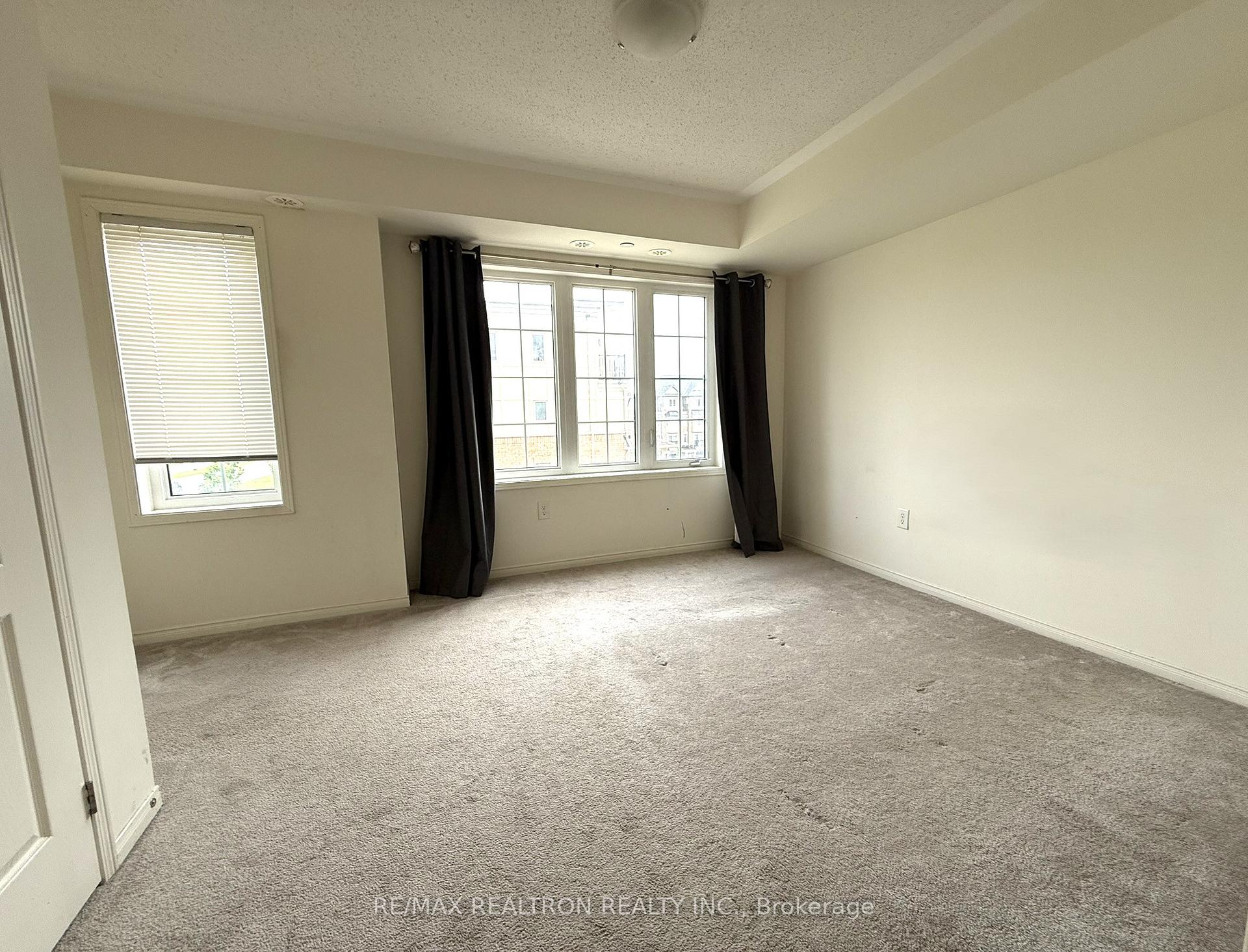 Photo 13 of Unit 197, 2508 Rosedrop Path, Oshawa, Windfields — HOMEH