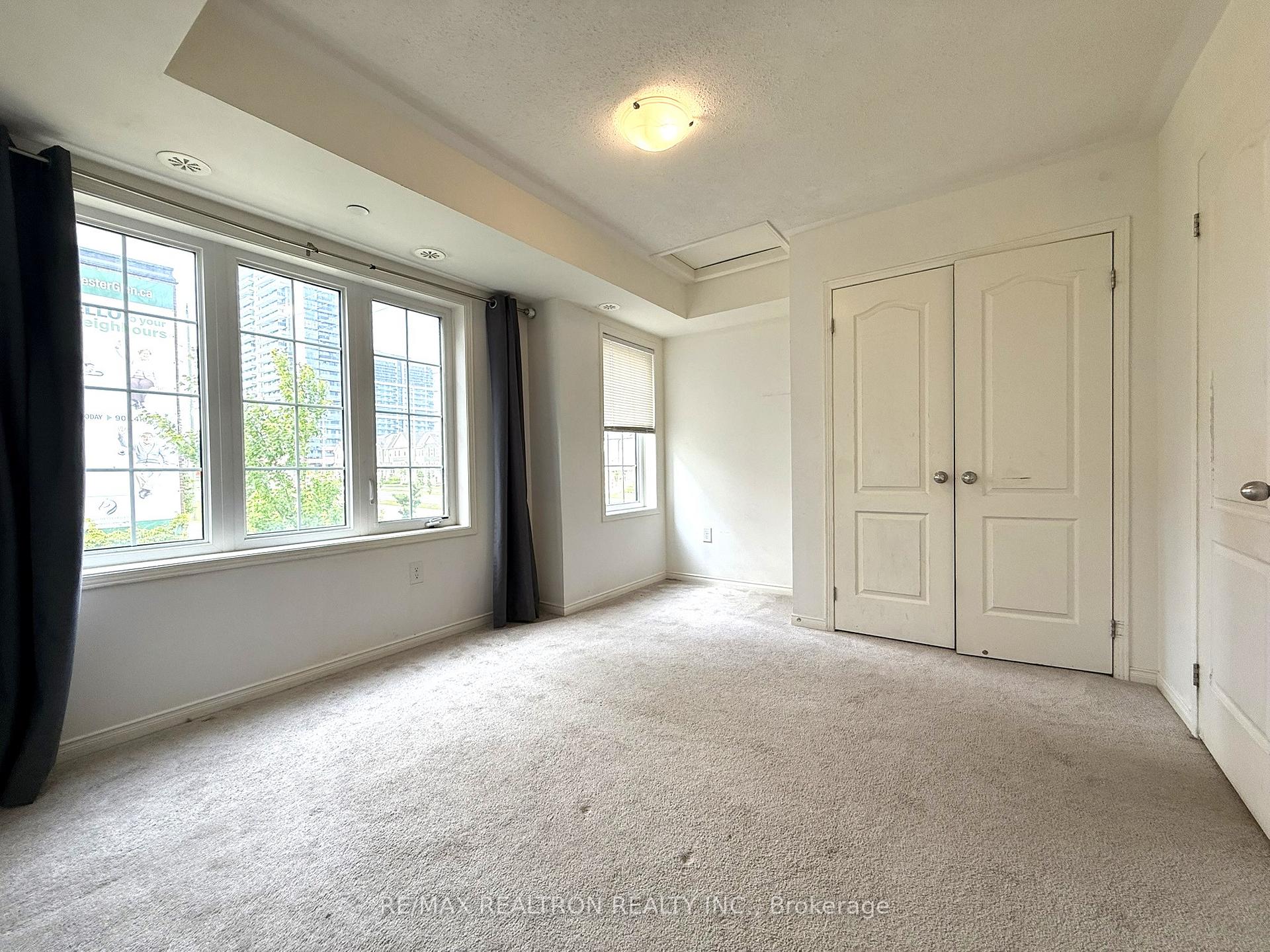Photo 14 of Unit 197, 2508 Rosedrop Path, Oshawa, Windfields — HOMEH