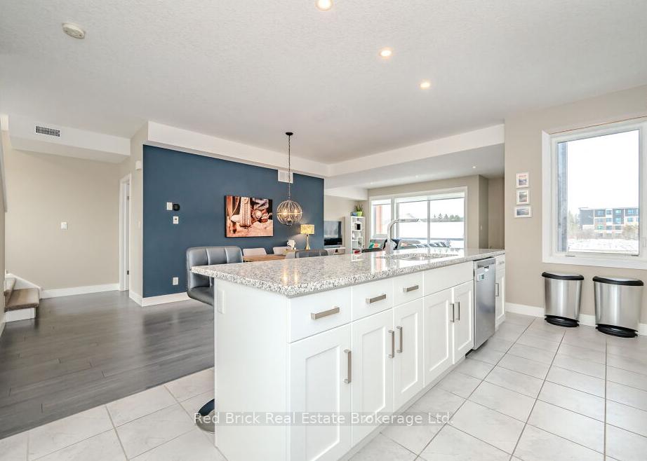 Photo 5 of Unit 20, 32 Arkell Road, Guelph, Kortright East — HOMEH