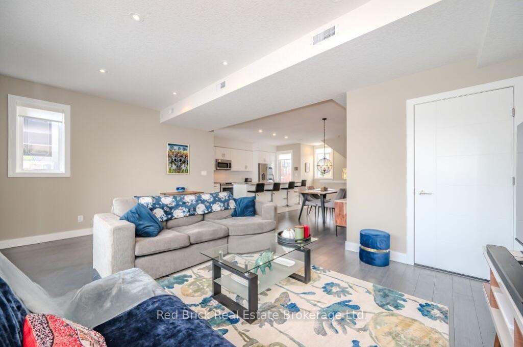 Photo 11 of Unit 20, 32 Arkell Road, Guelph, Kortright East — HOMEH