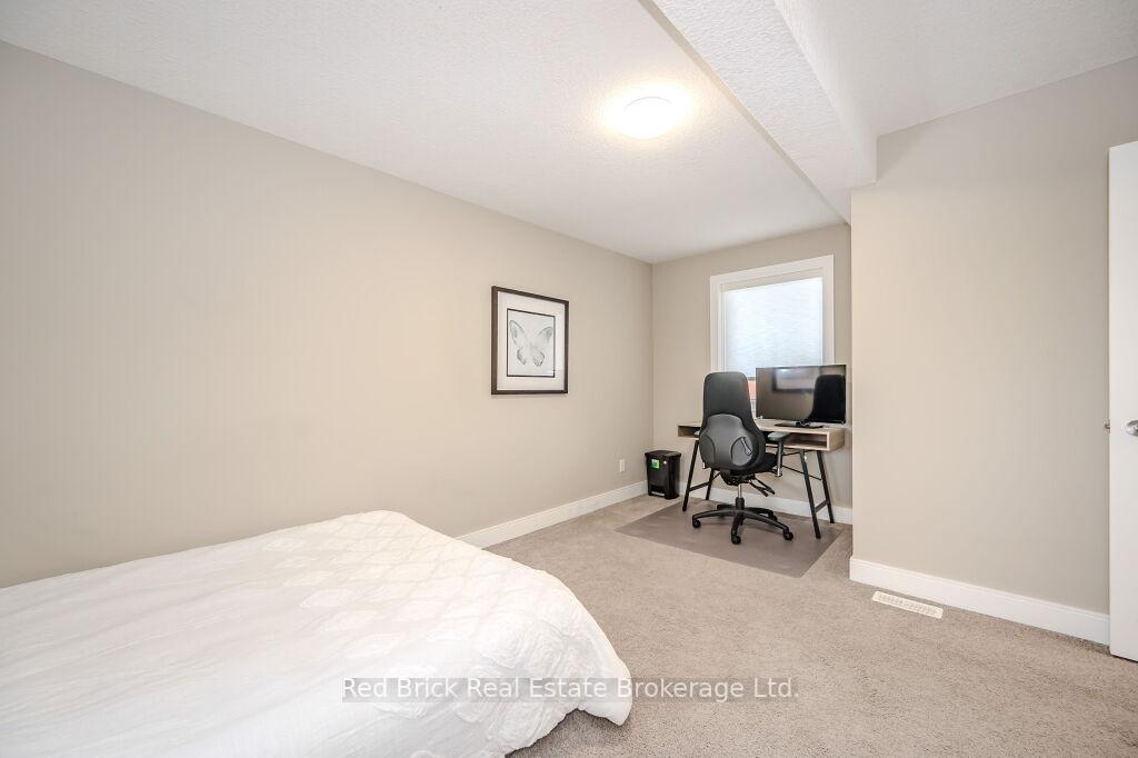 Photo 24 of Unit 20, 32 Arkell Road, Guelph, Kortright East — HOMEH