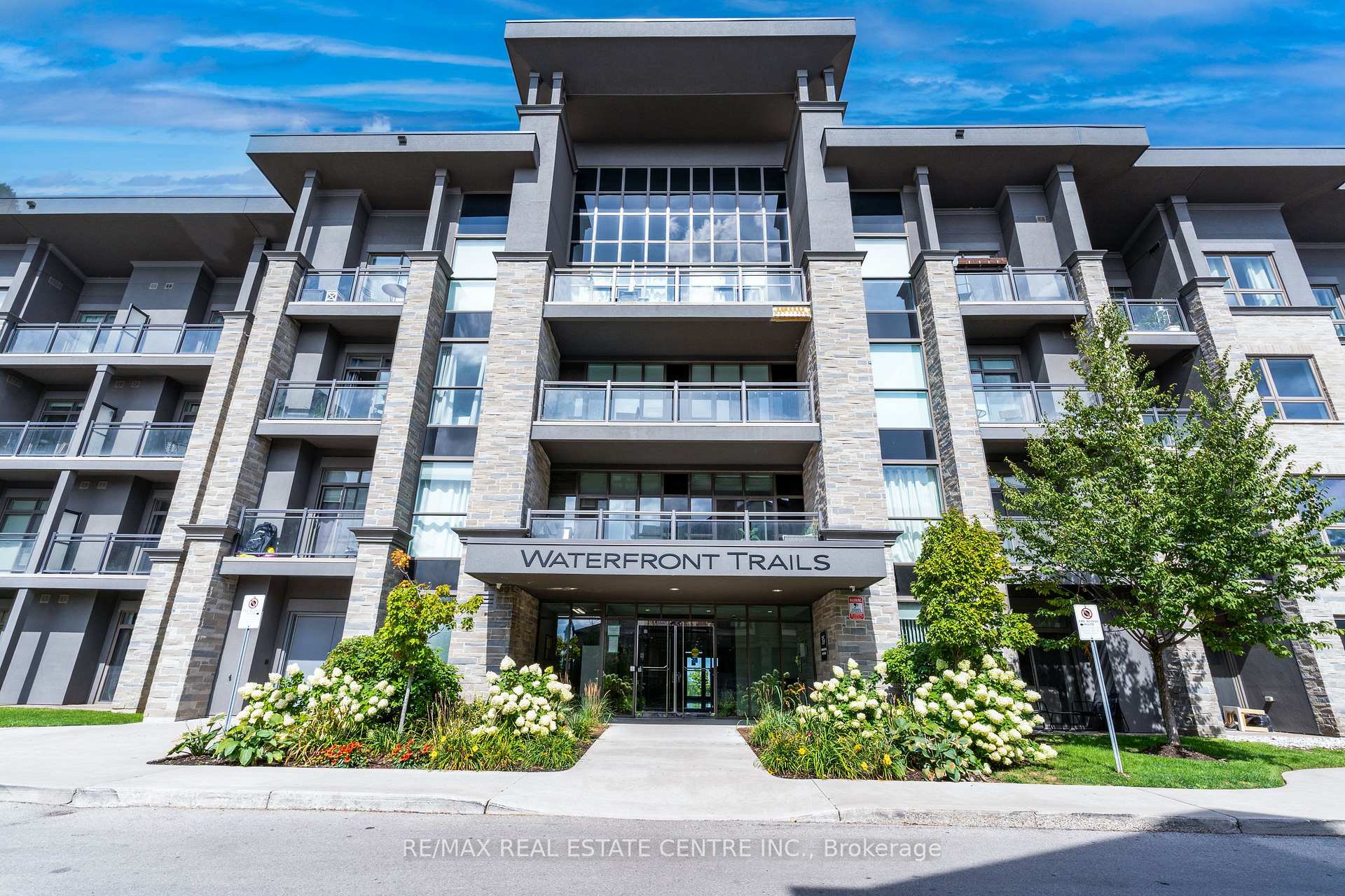 Photo 1 of Unit 114, 35 Southshore Crescent, Hamilton, Lakeshore — HOMEH
