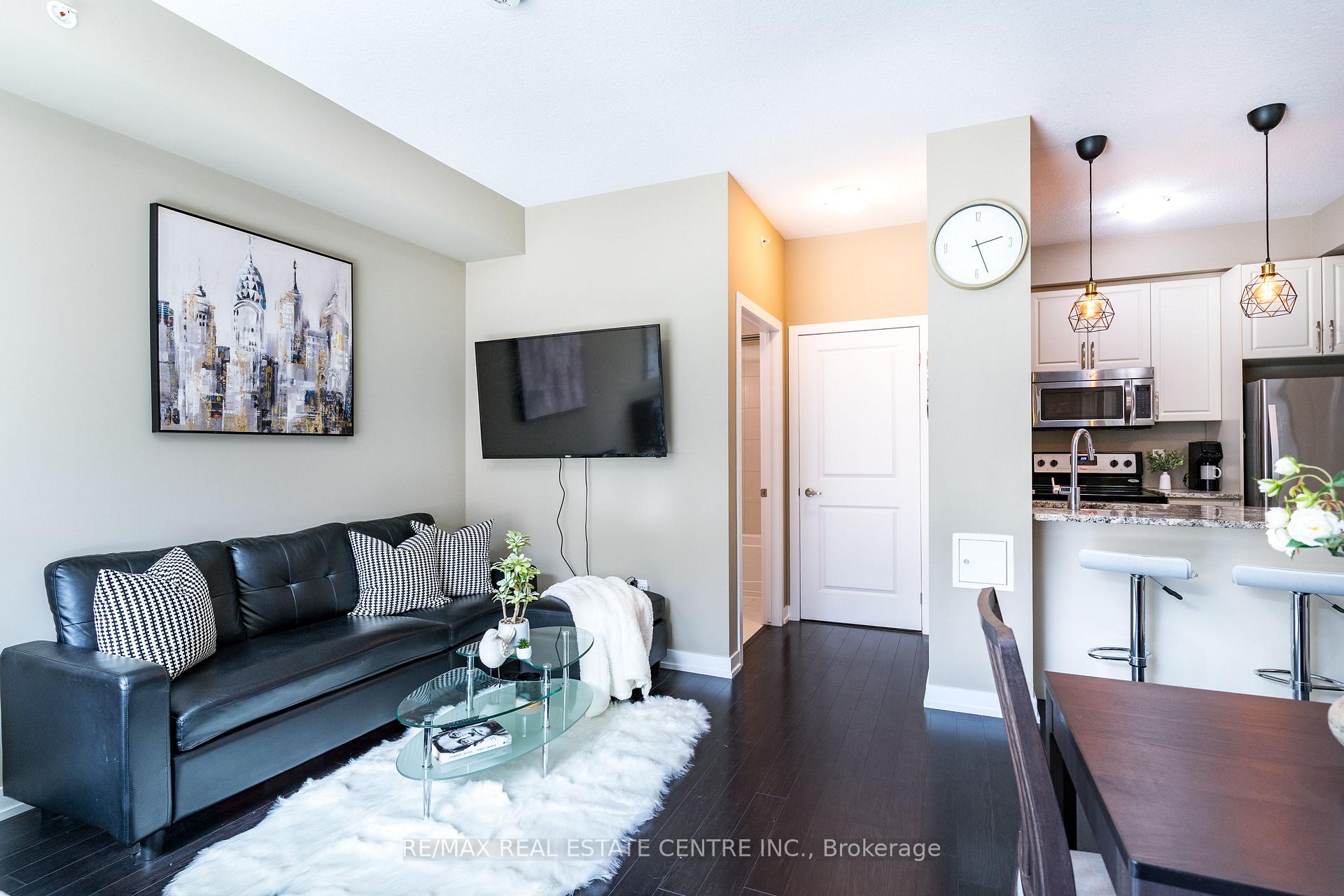 Photo 5 of Unit 114, 35 Southshore Crescent, Hamilton, Lakeshore — HOMEH