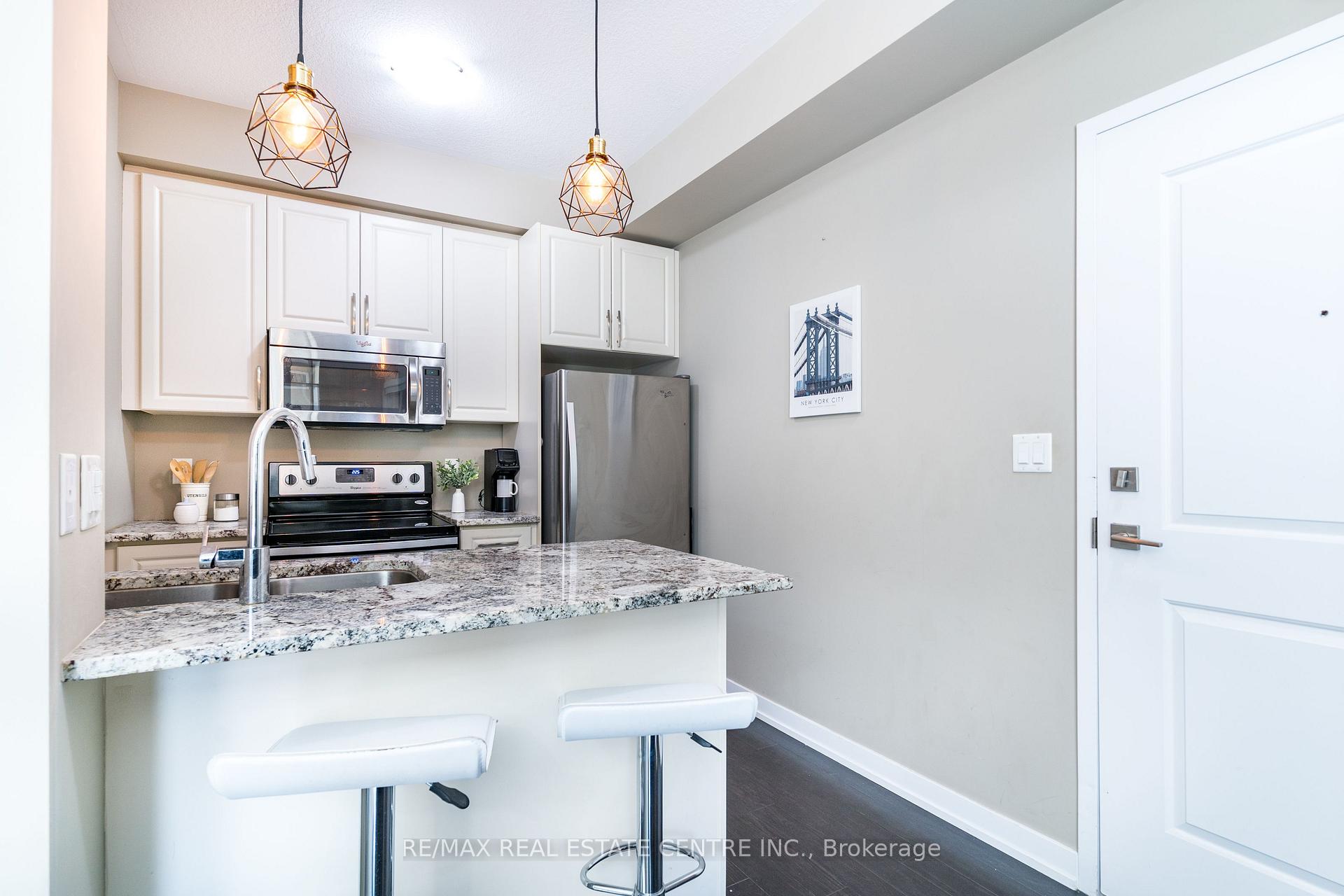 Photo 9 of Unit 114, 35 Southshore Crescent, Hamilton, Lakeshore — HOMEH