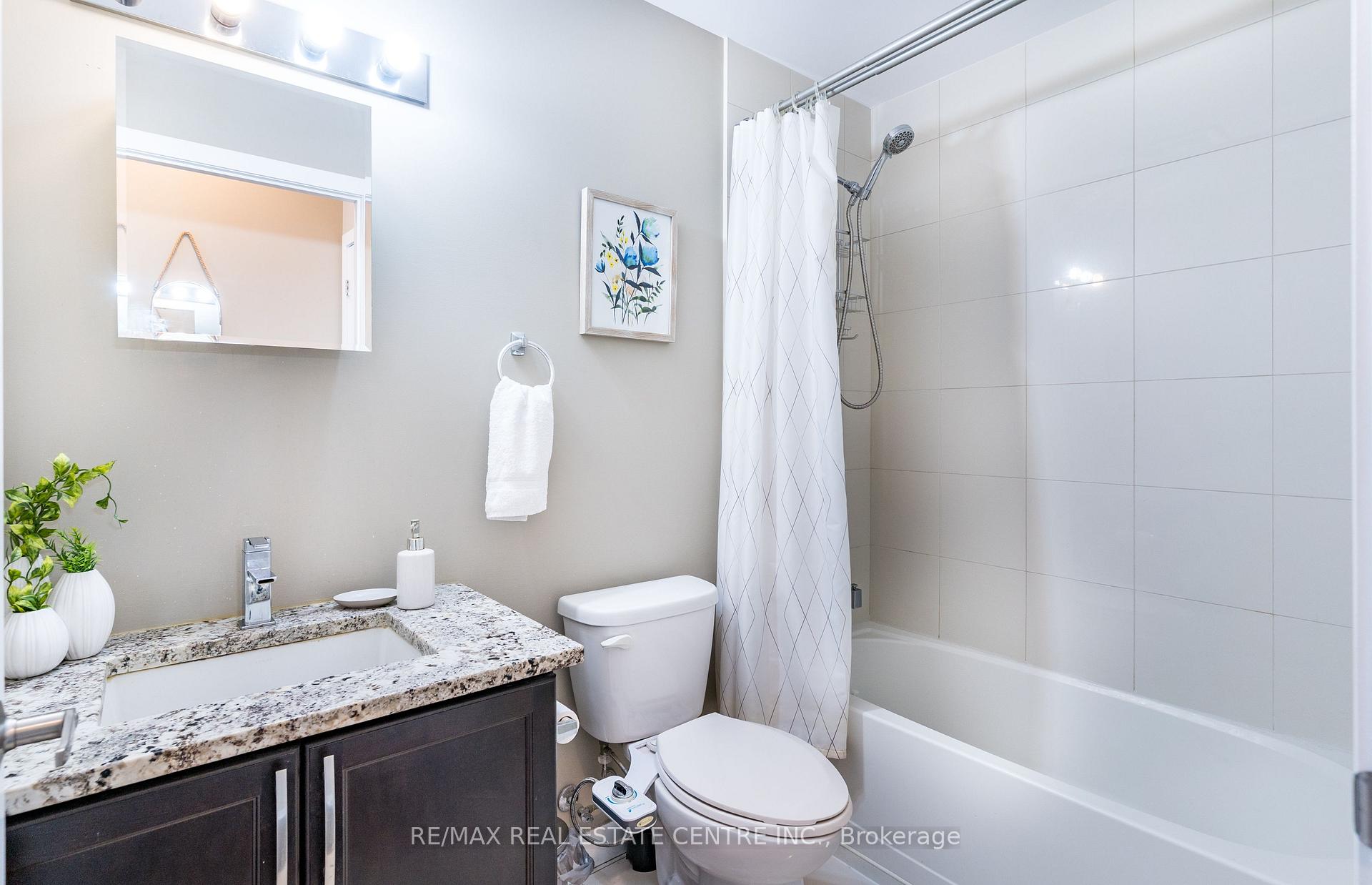 Photo 11 of Unit 114, 35 Southshore Crescent, Hamilton, Lakeshore — HOMEH