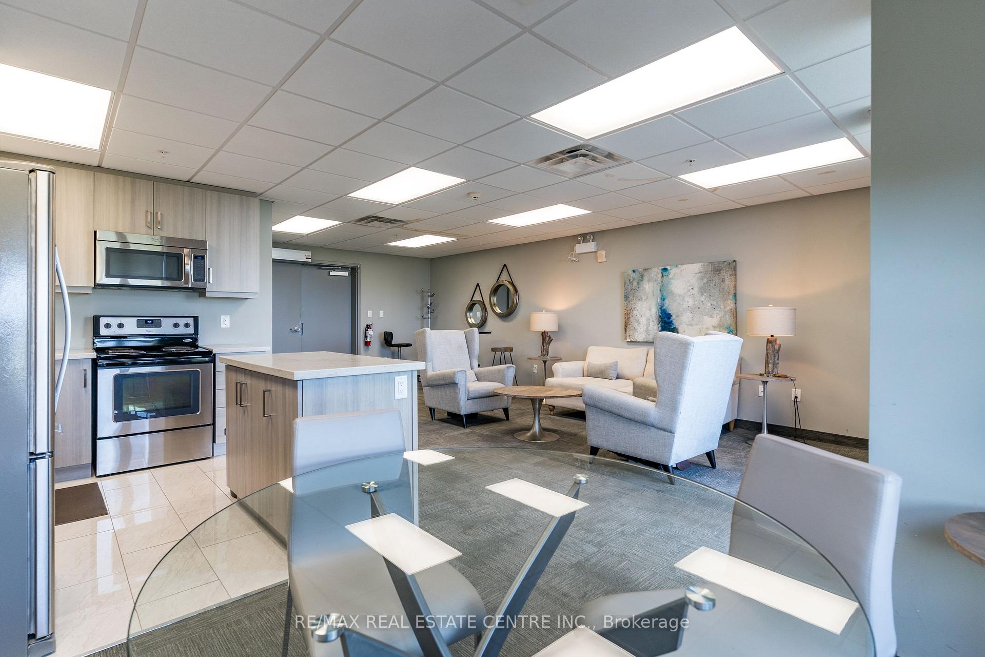 Photo 24 of Unit 114, 35 Southshore Crescent, Hamilton, Lakeshore — HOMEH