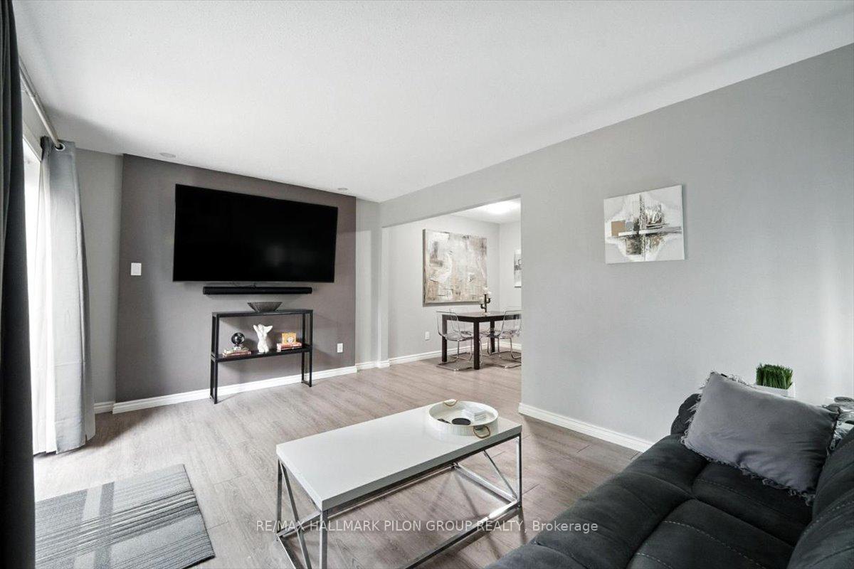 Photo 7 of 1417 Ballard Court, Ottawa, Pineview — HOMEH
