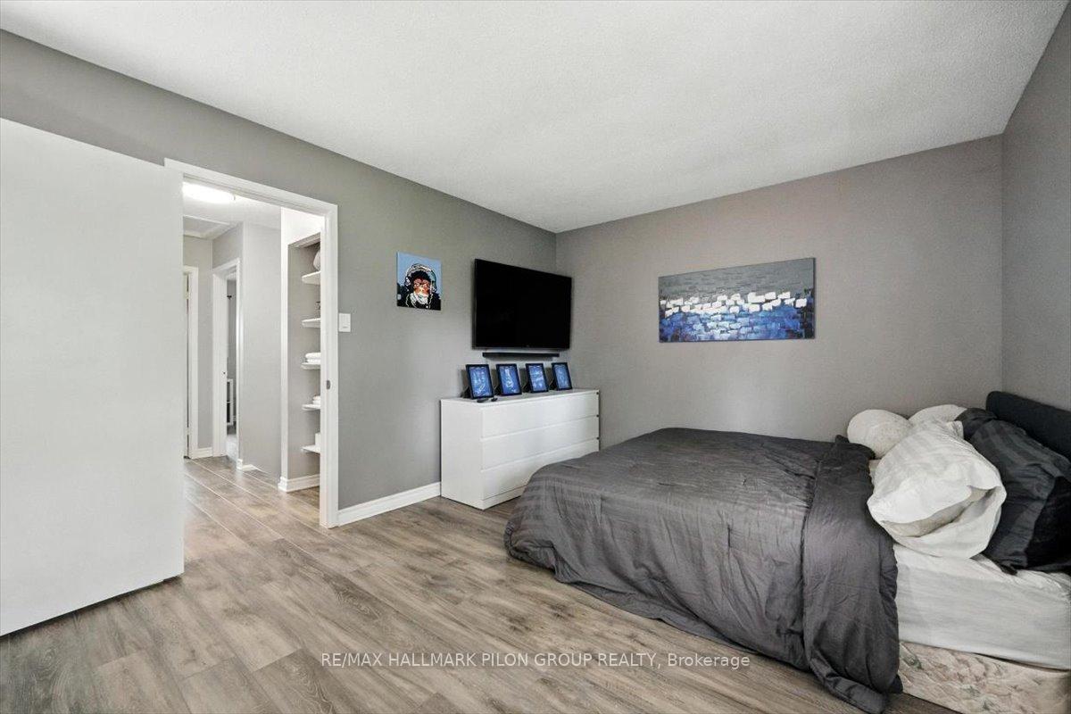 Photo 11 of 1417 Ballard Court, Ottawa, Pineview — HOMEH