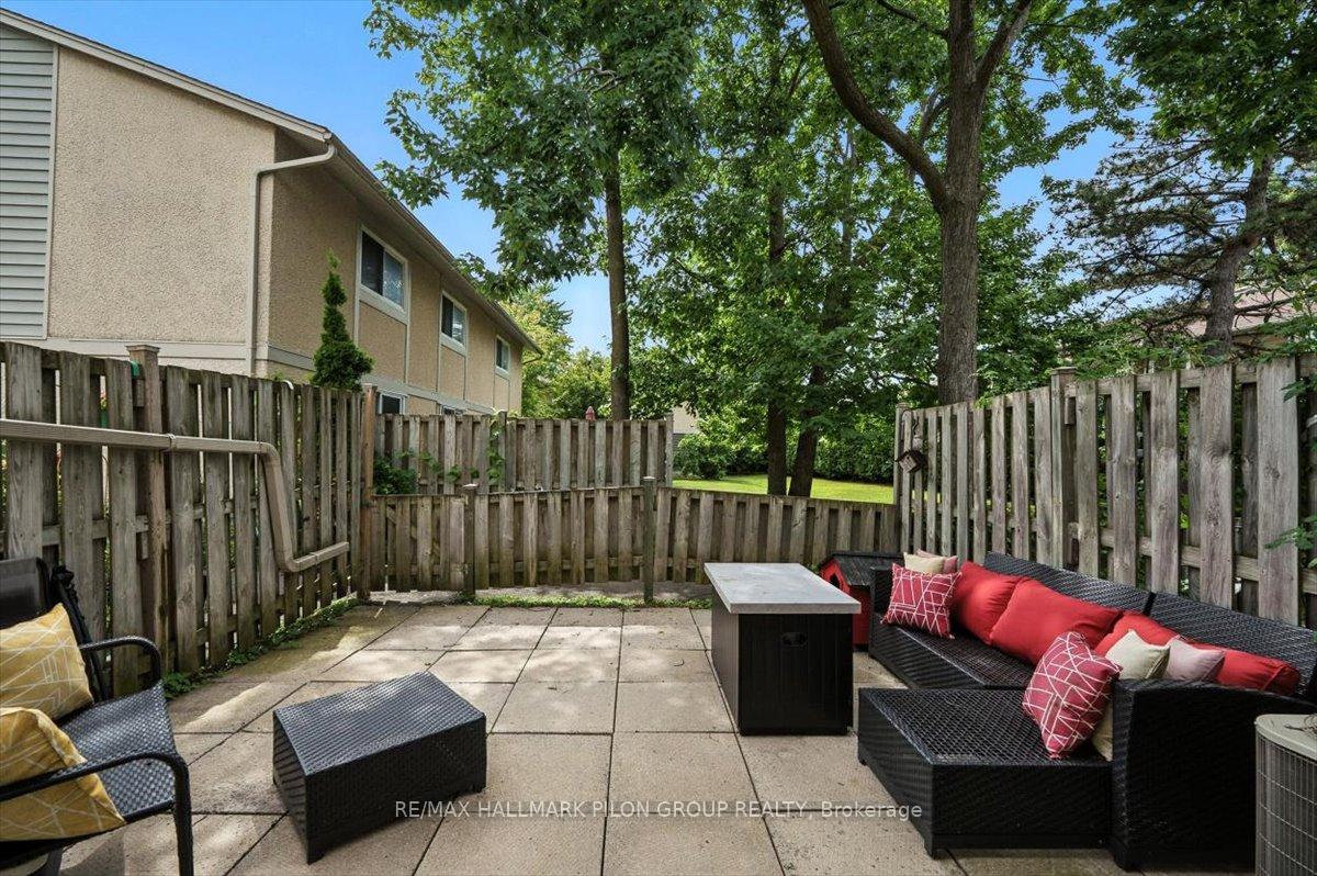 Photo 18 of 1417 Ballard Court, Ottawa, Pineview — HOMEH