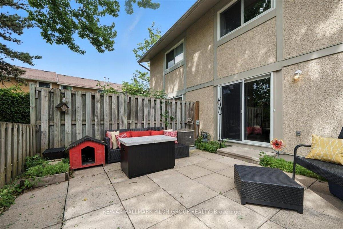 Photo 19 of 1417 Ballard Court, Ottawa, Pineview — HOMEH