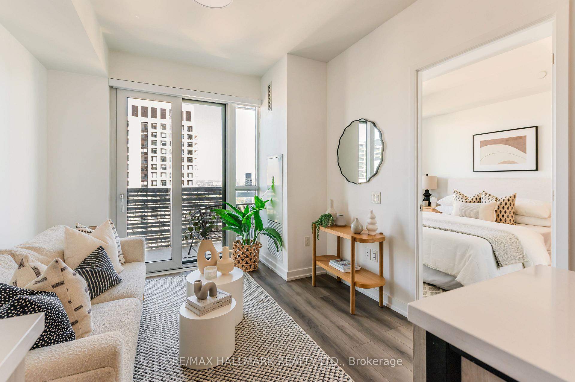 Photo 2 of Unit 2902, 39 Roehampton Avenue, Toronto, Mount Pleasant West — HOMEH