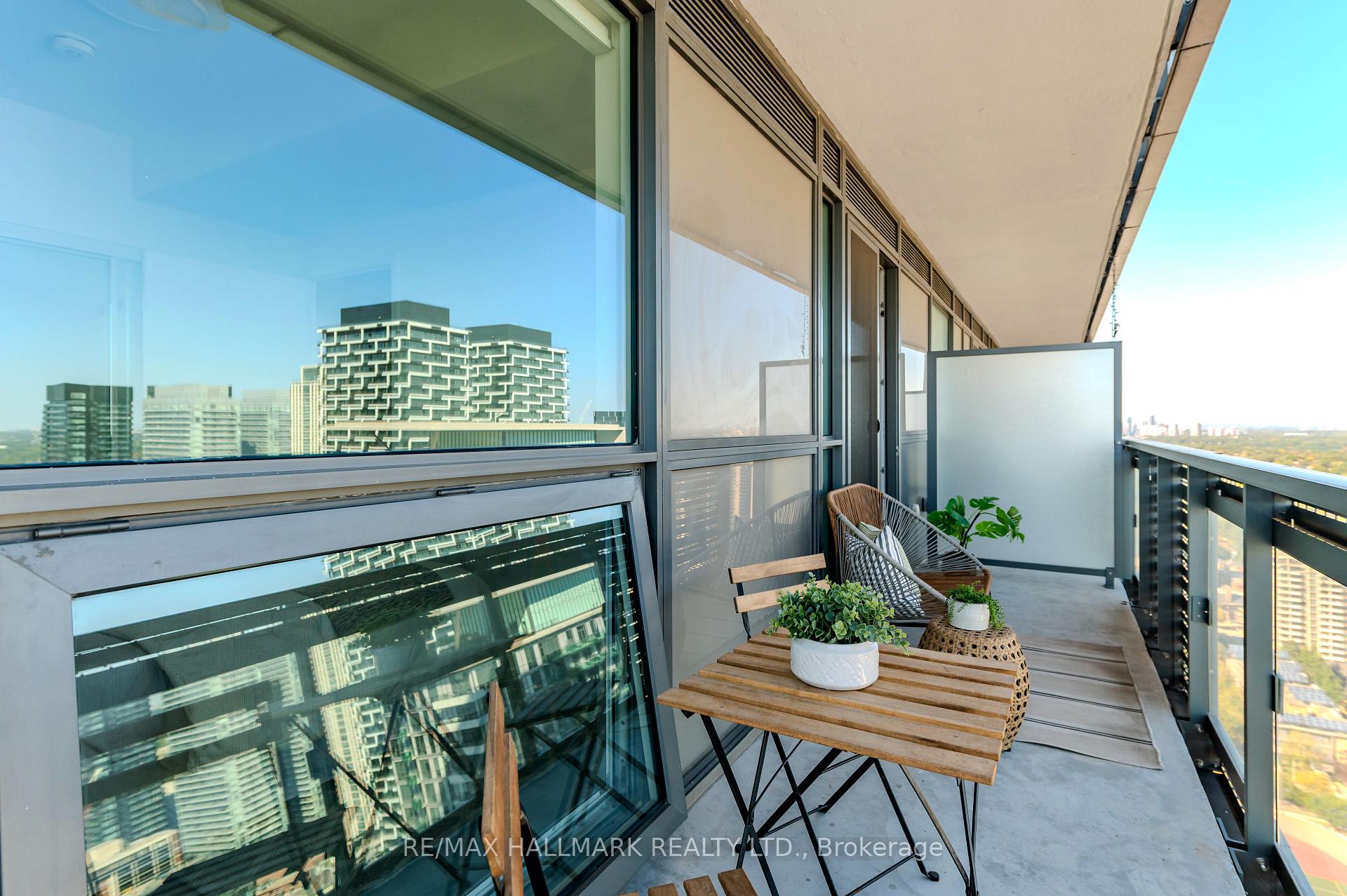 Photo 6 of Unit 2902, 39 Roehampton Avenue, Toronto, Mount Pleasant West — HOMEH