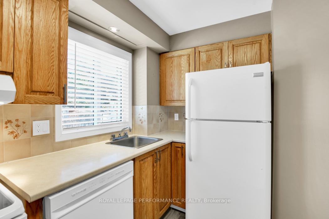 Photo 33 of Unit A, 6511 Bilberry Drive, Ottawa, Convent Glen North — HOMEH