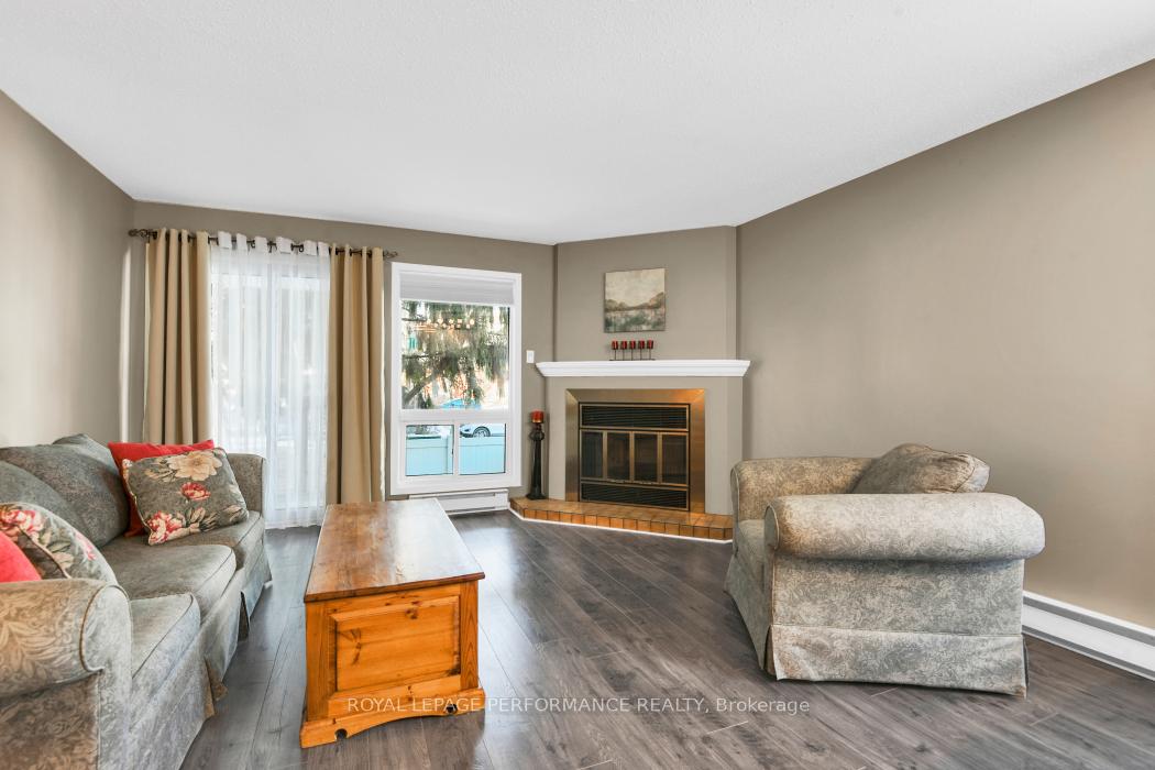 Photo 5 of Unit A, 6511 Bilberry Drive, Ottawa, Convent Glen North — HOMEH