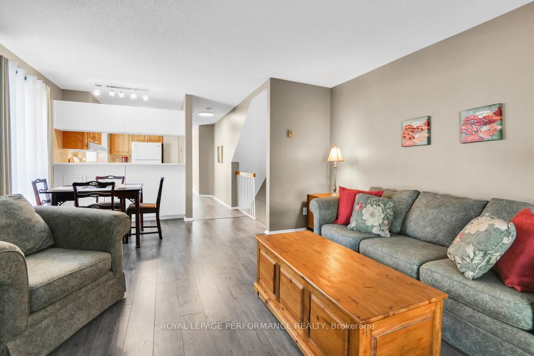 Photo 7 of Unit A, 6511 Bilberry Drive, Ottawa, Convent Glen North — HOMEH