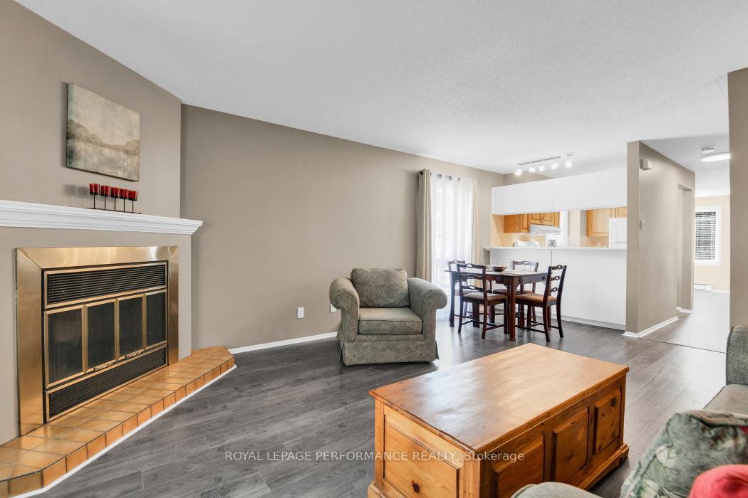 Photo 8 of Unit A, 6511 Bilberry Drive, Ottawa, Convent Glen North — HOMEH