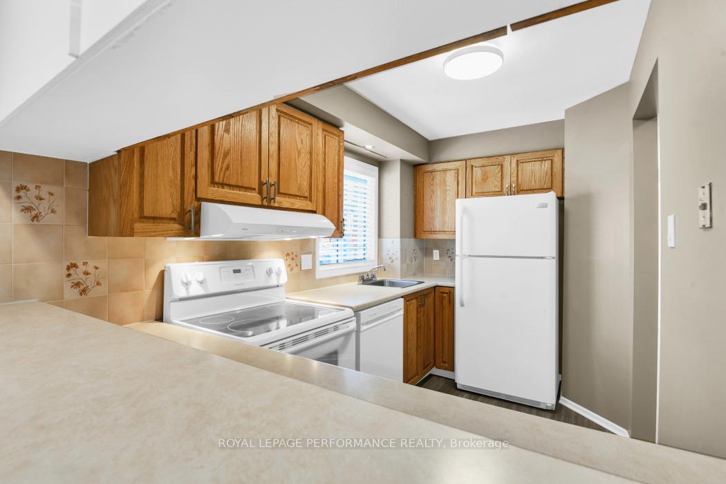 Photo 11 of Unit A, 6511 Bilberry Drive, Ottawa, Convent Glen North — HOMEH