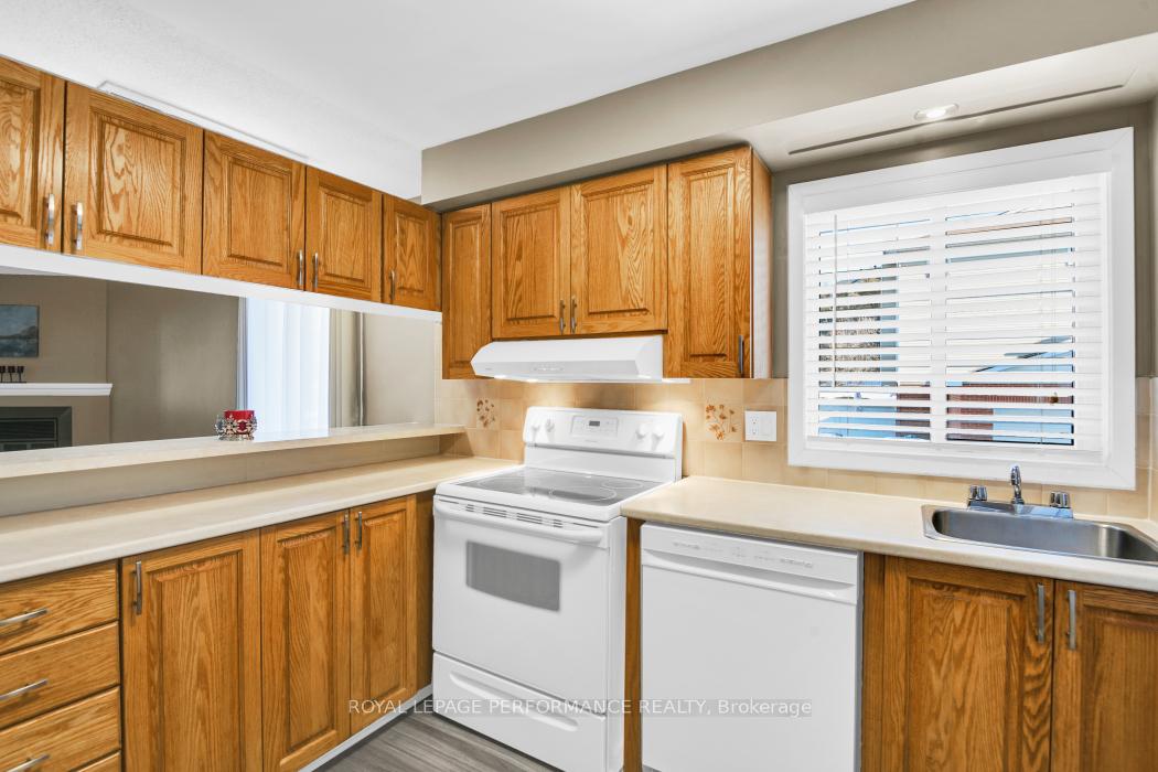 Photo 12 of Unit A, 6511 Bilberry Drive, Ottawa, Convent Glen North — HOMEH