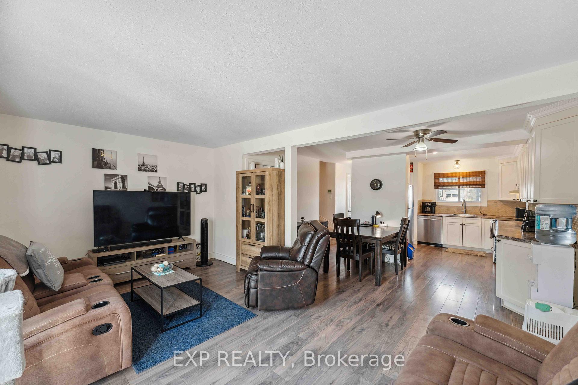 Photo 6 of 1355 Bakker Court, Ottawa, Convent Glen South — HOMEH