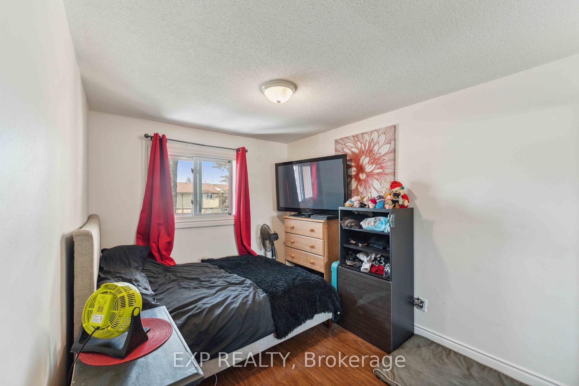 Photo 9 of 1355 Bakker Court, Ottawa, Convent Glen South — HOMEH