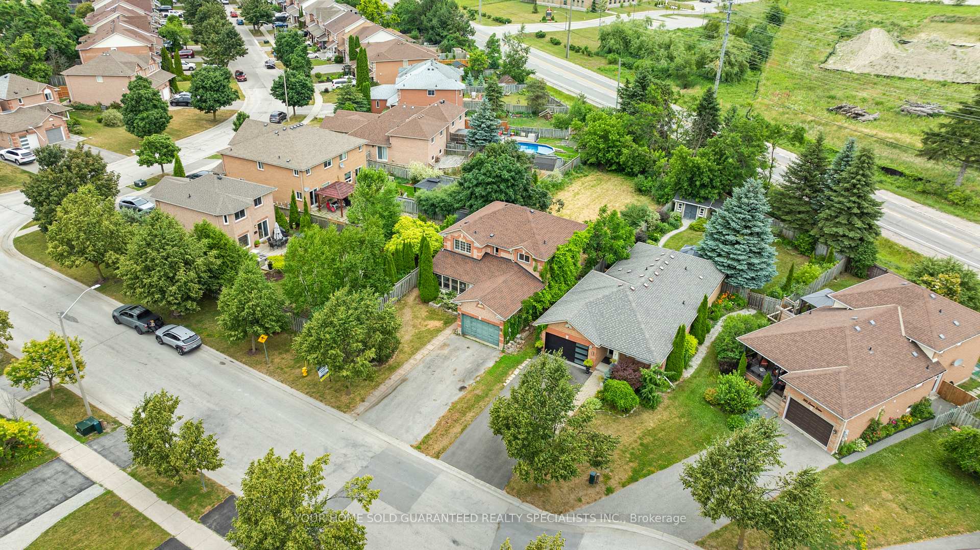 Photo 3 of 386 Emms Drive, Barrie, Holly — HOMEH