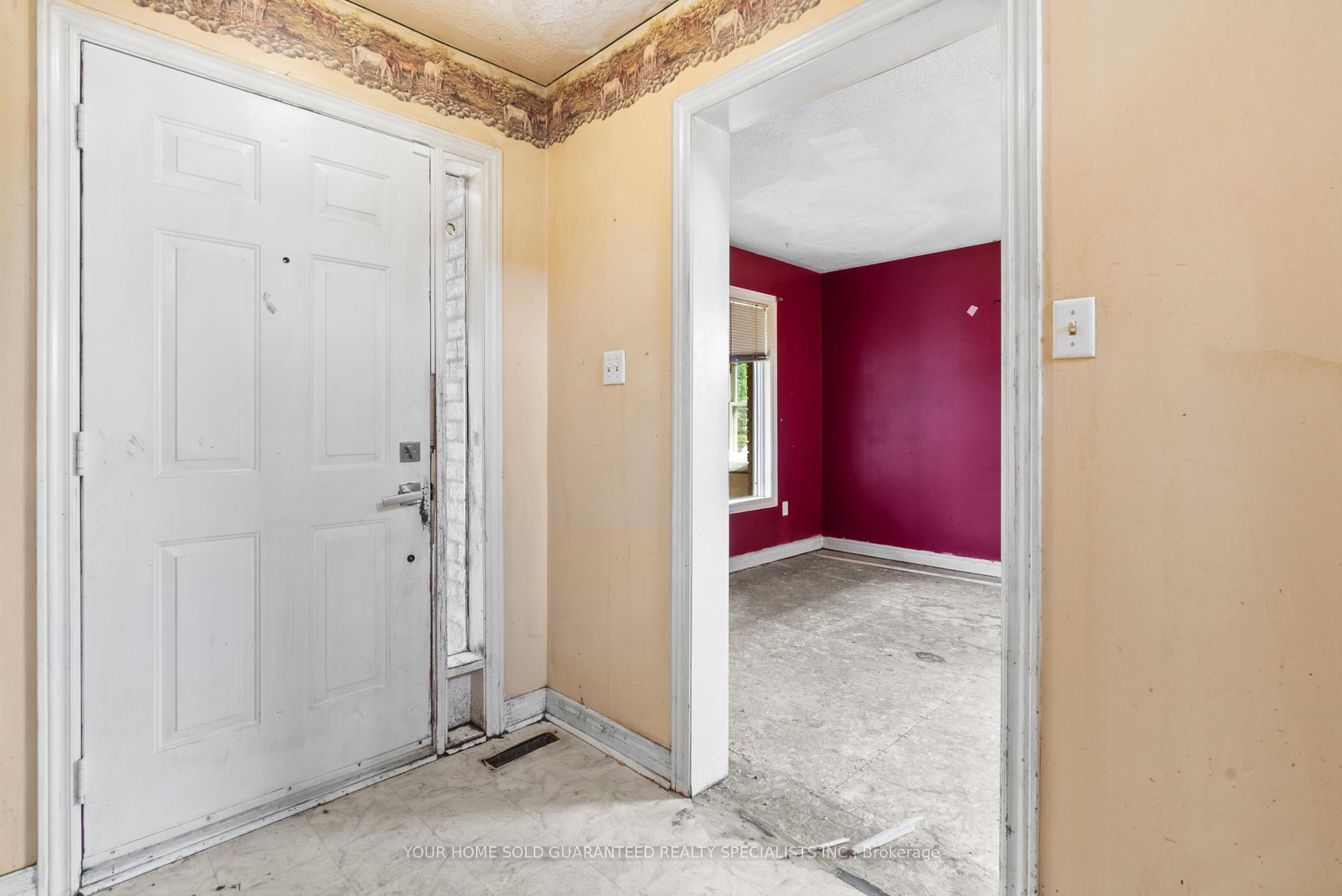 Photo 6 of 386 Emms Drive, Barrie, Holly — HOMEH