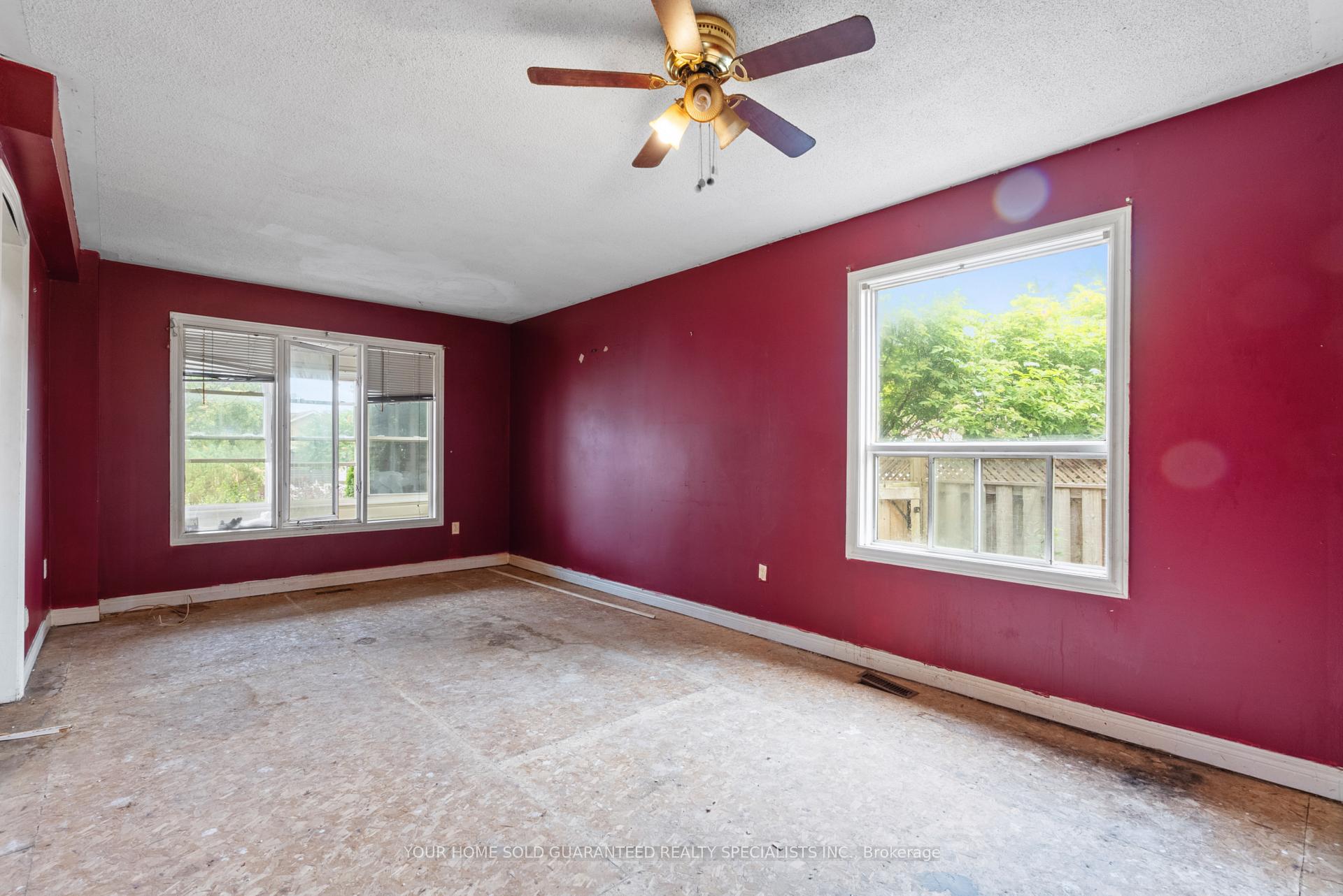 Photo 7 of 386 Emms Drive, Barrie, Holly — HOMEH