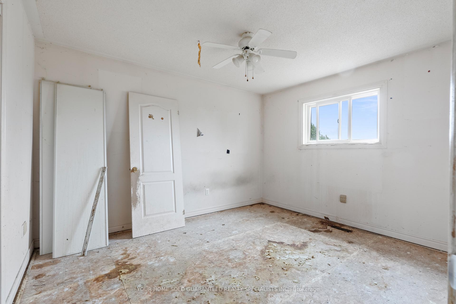 Photo 17 of 386 Emms Drive, Barrie, Holly — HOMEH