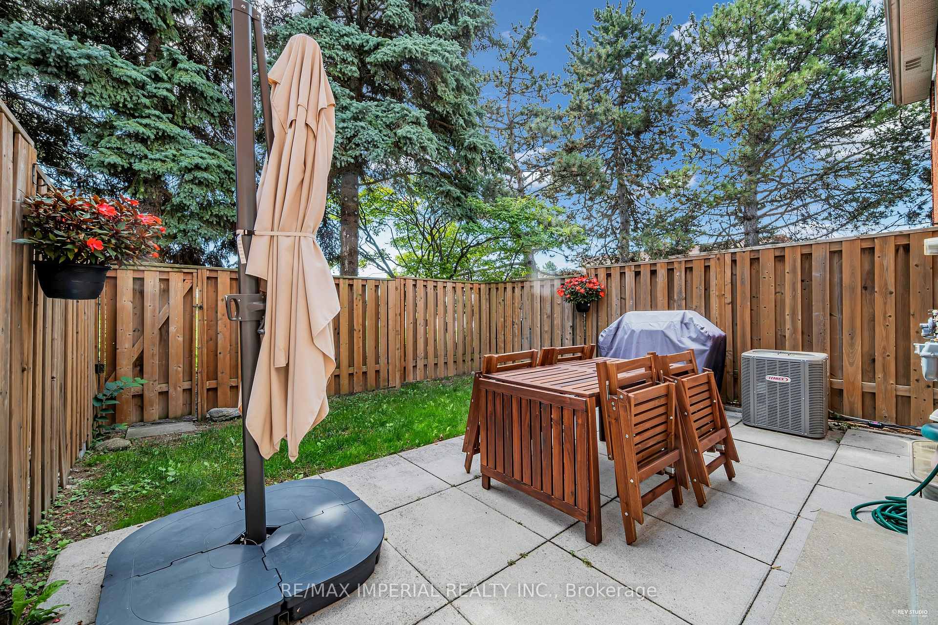 Photo 21 of 24 Norris Way, Markham, Aileen-Willowbrook — HOMEH
