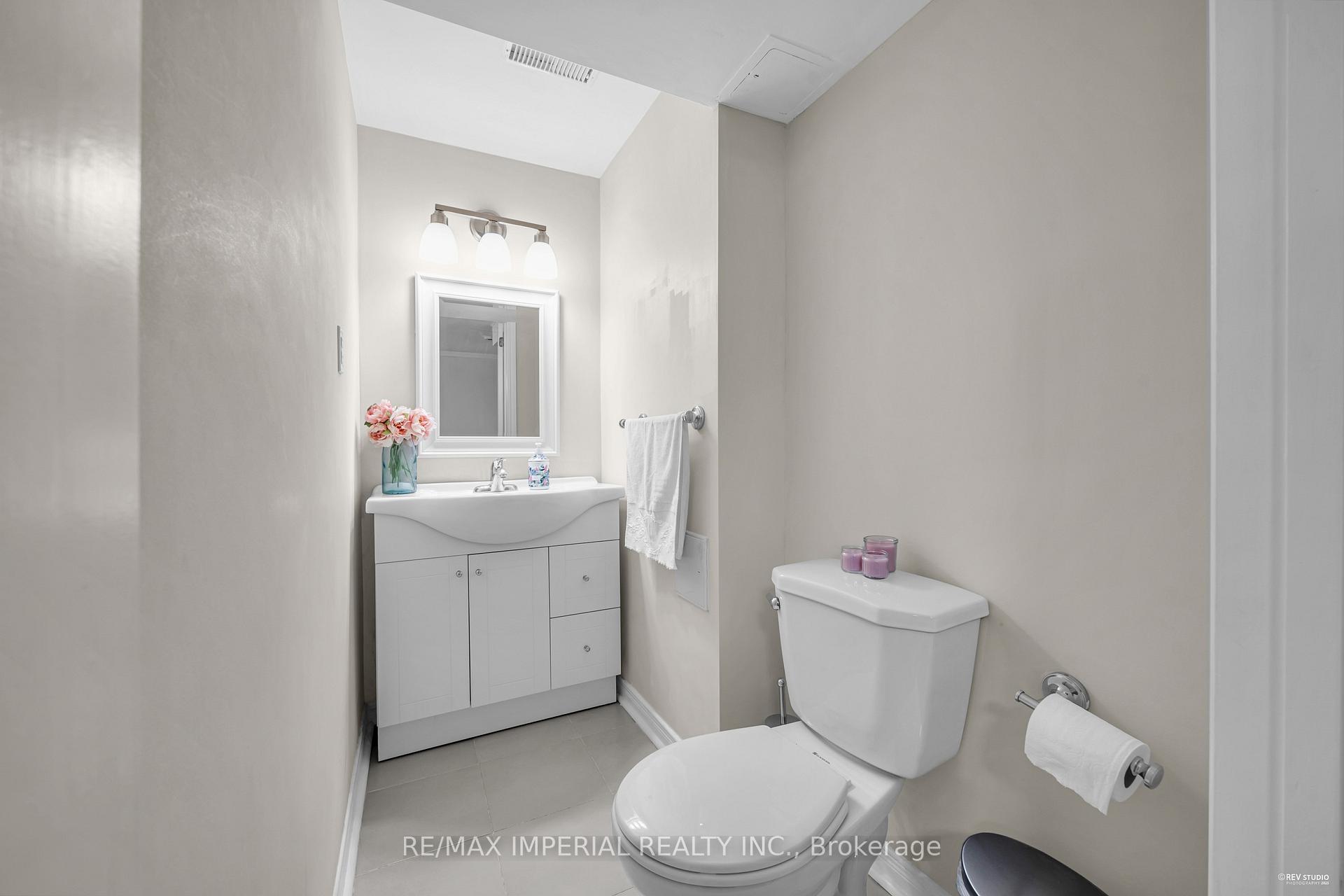 Photo 58 of 24 Norris Way, Markham, Aileen-Willowbrook — HOMEH