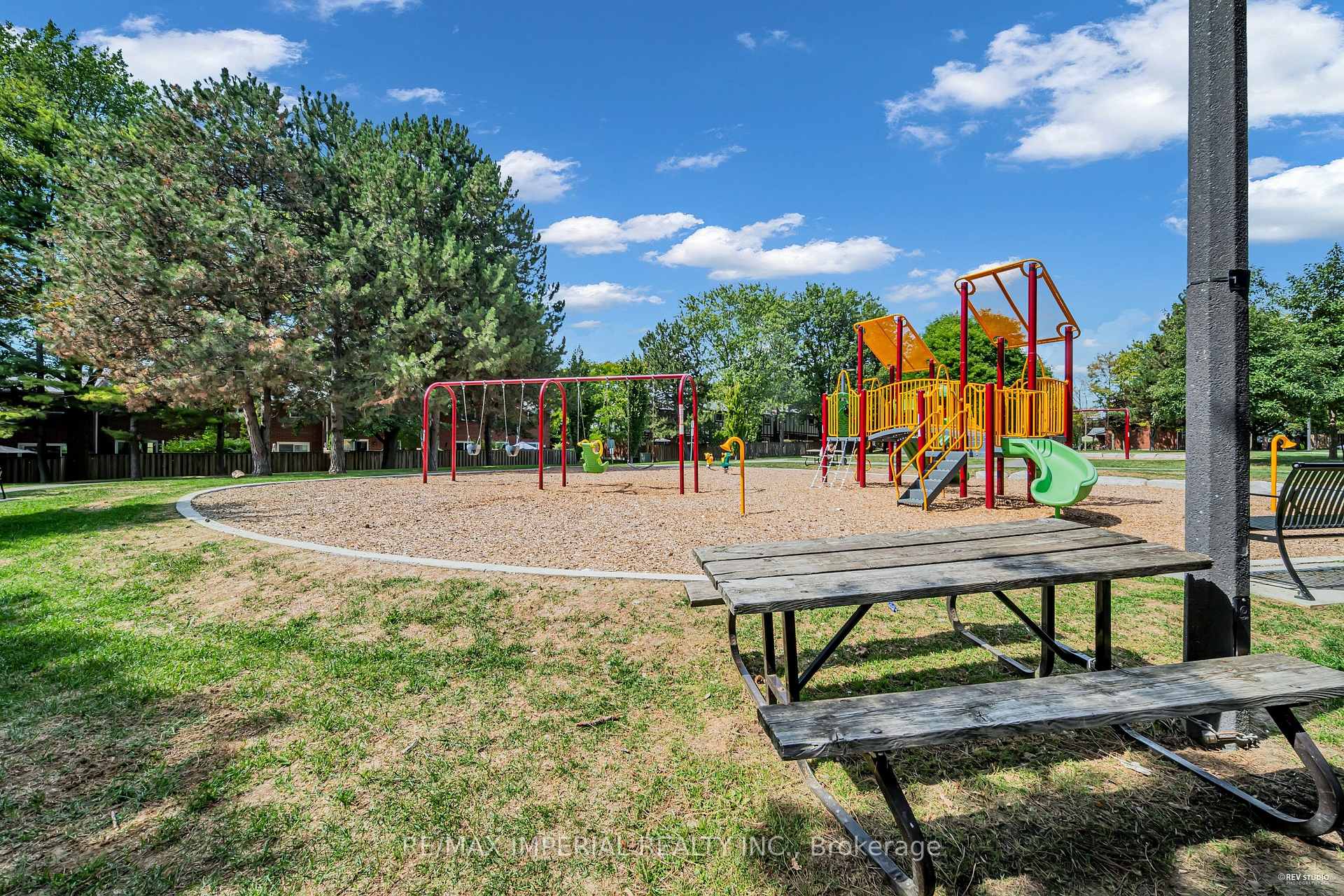 Photo 85 of 24 Norris Way, Markham, Aileen-Willowbrook — HOMEH