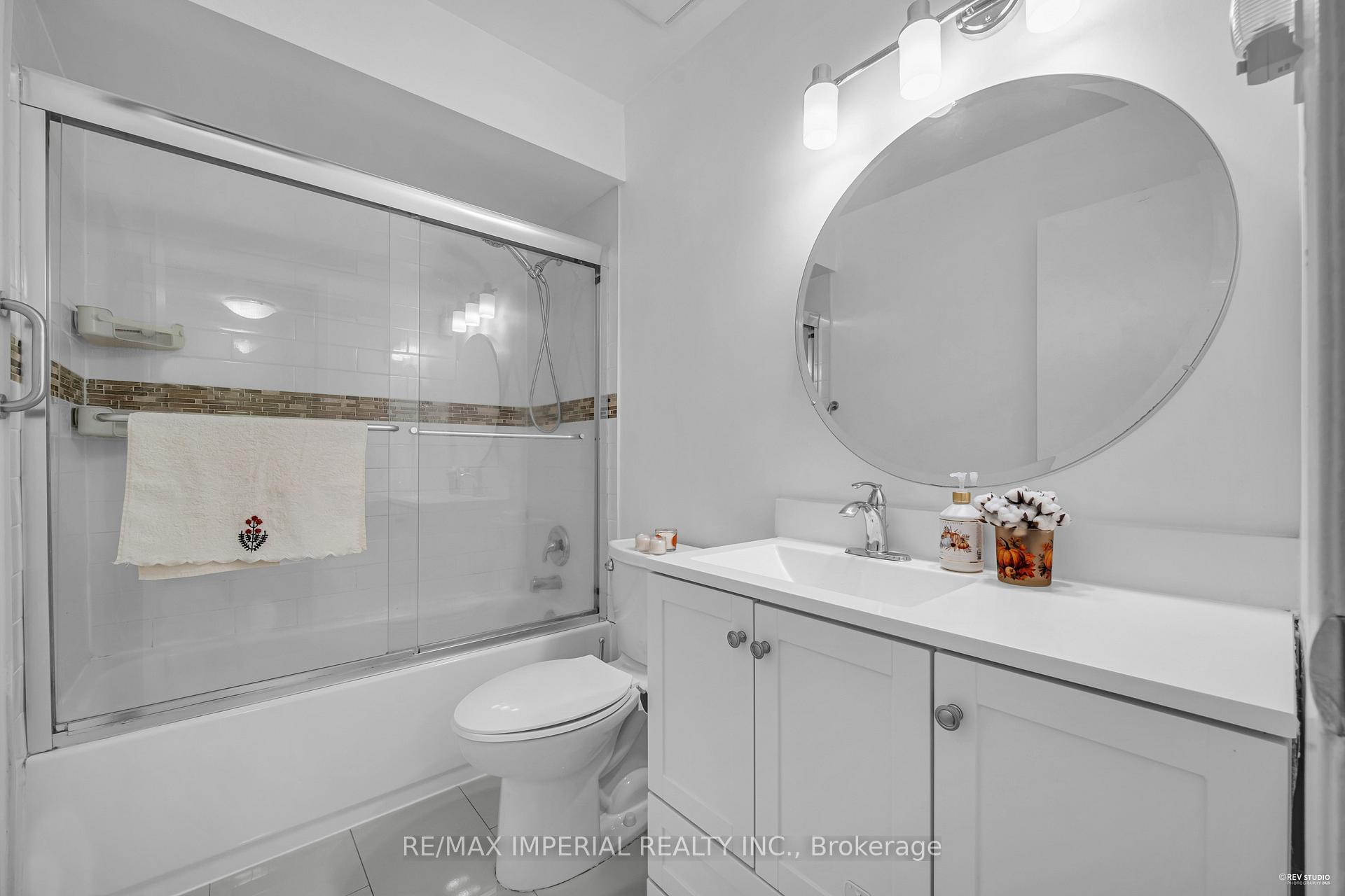 Photo 63 of 24 Norris Way, Markham, Aileen-Willowbrook — HOMEH