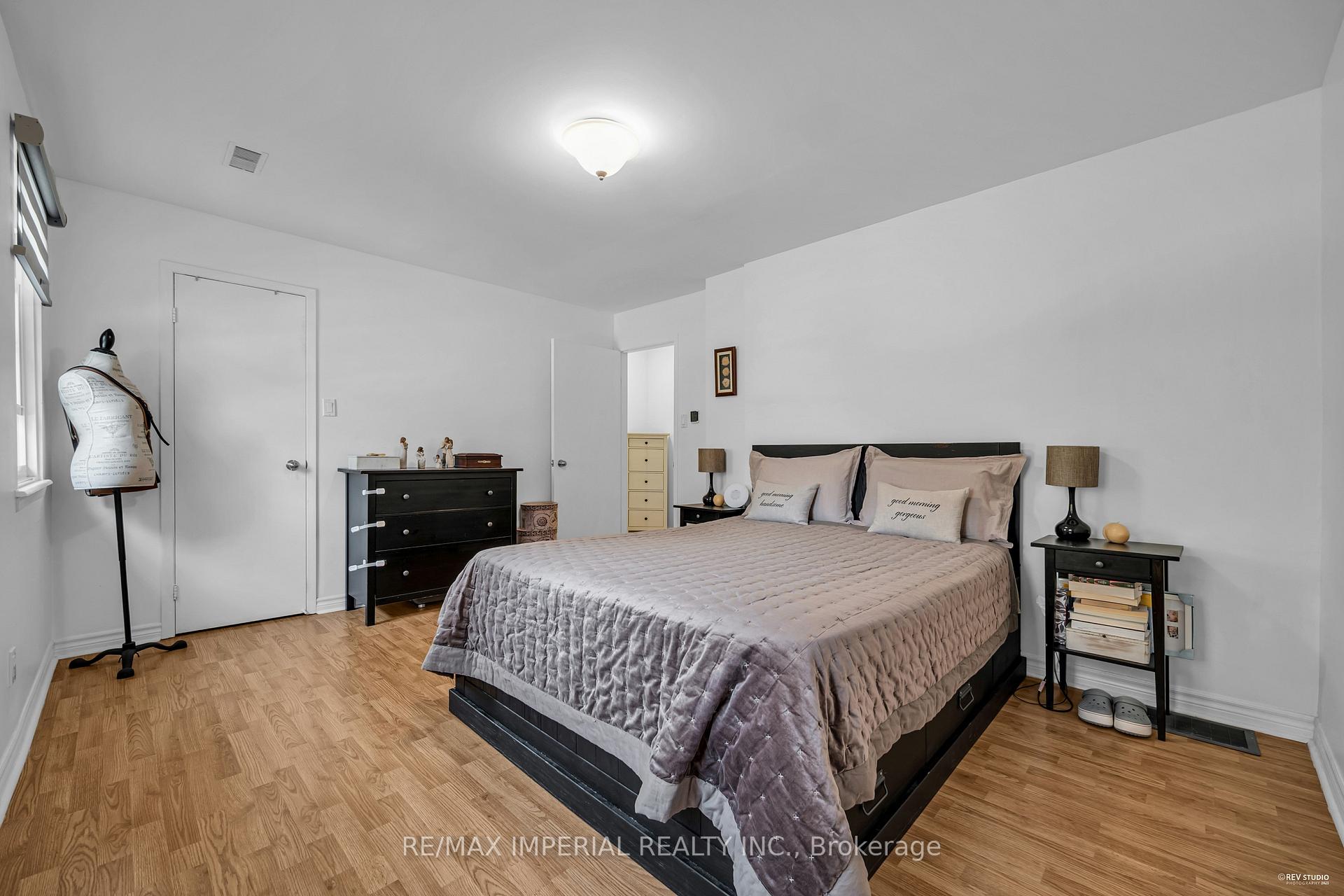 Photo 74 of 24 Norris Way, Markham, Aileen-Willowbrook — HOMEH