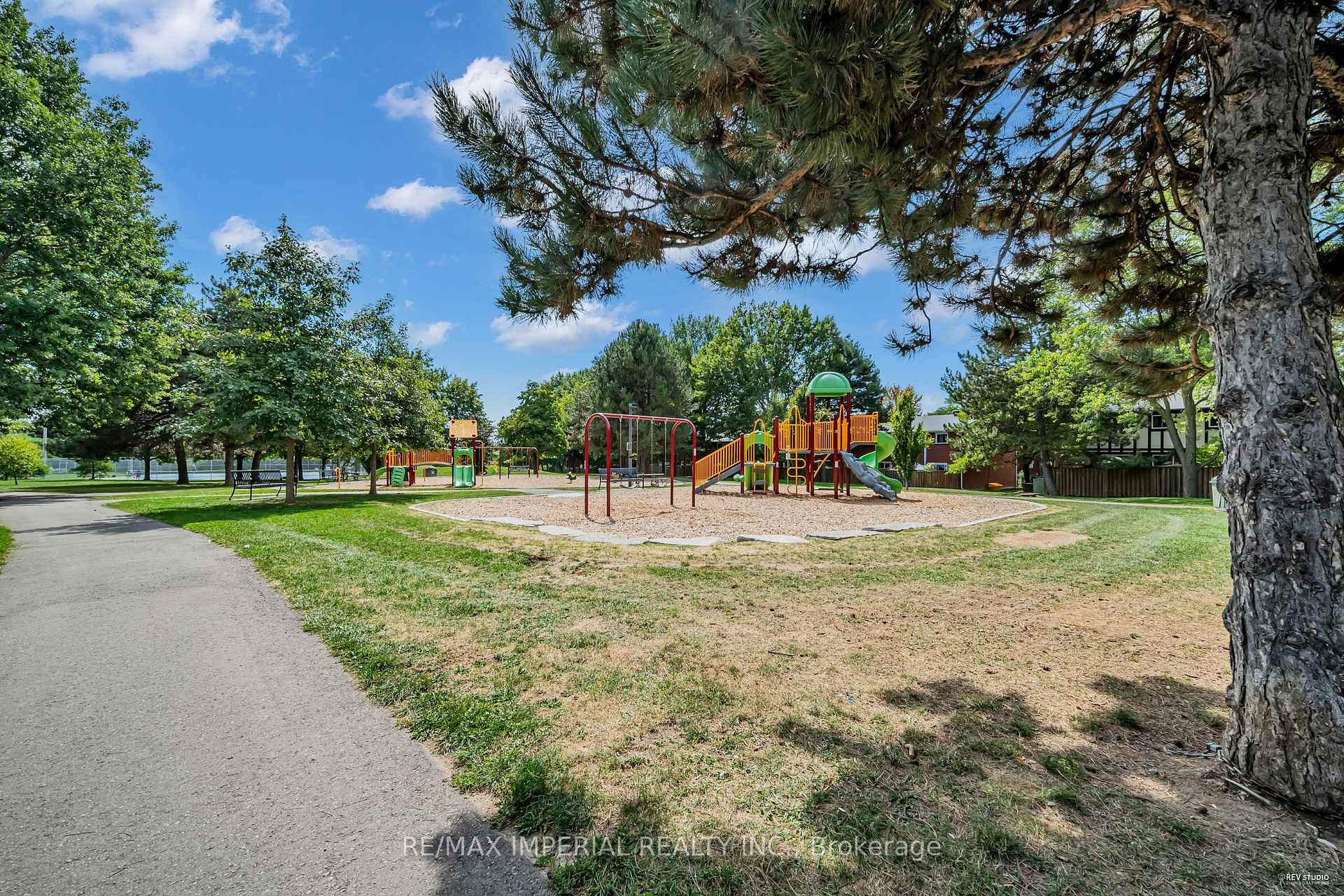 Photo 91 of 24 Norris Way, Markham, Aileen-Willowbrook — HOMEH