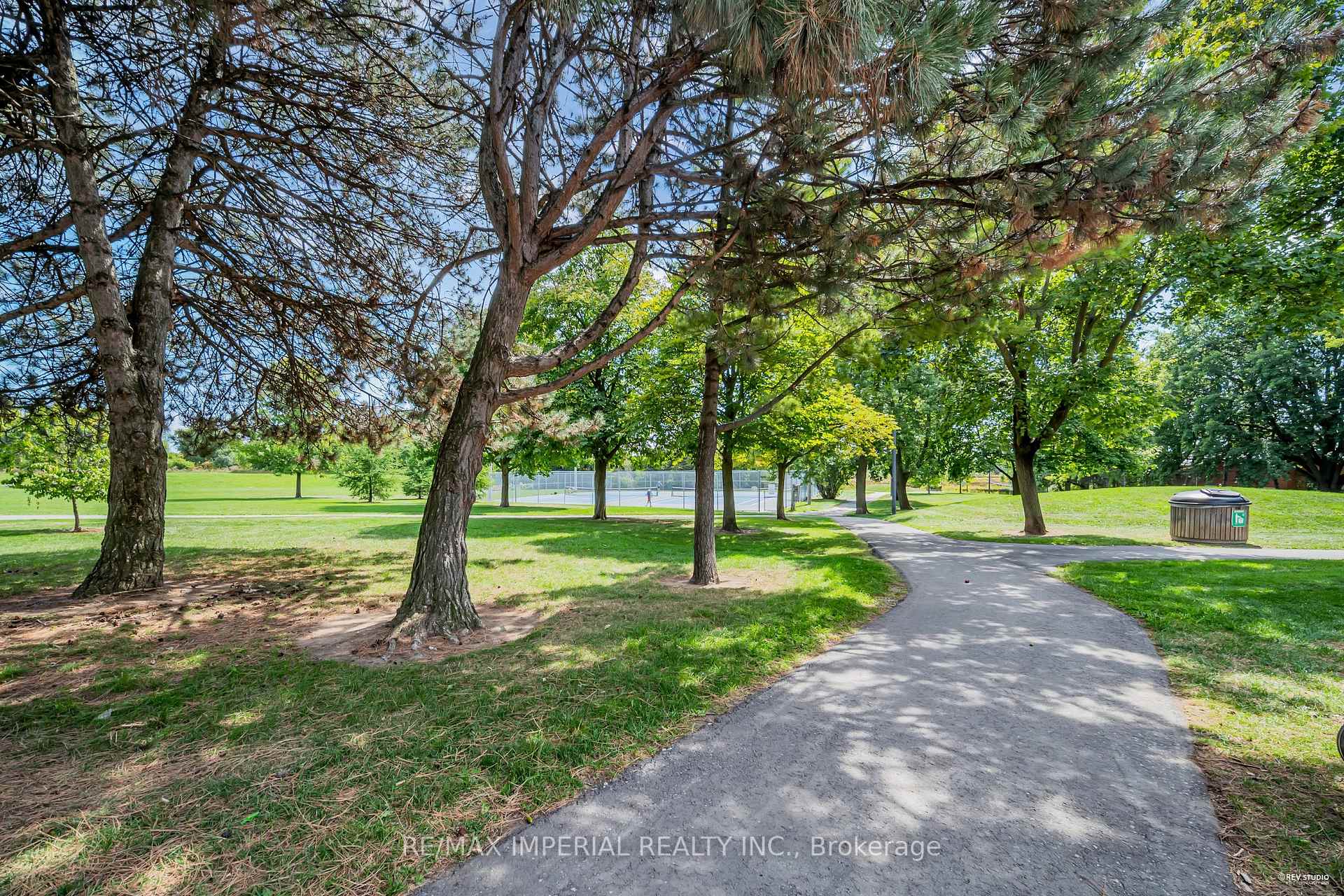 Photo 92 of 24 Norris Way, Markham, Aileen-Willowbrook — HOMEH