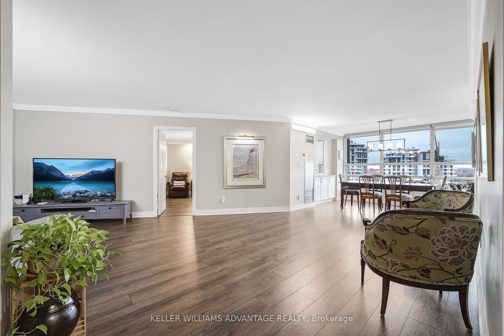 Photo 8 of Unit 918, 7905 Bayview Avenue, Markham, Aileen-Willowbrook — HOMEH