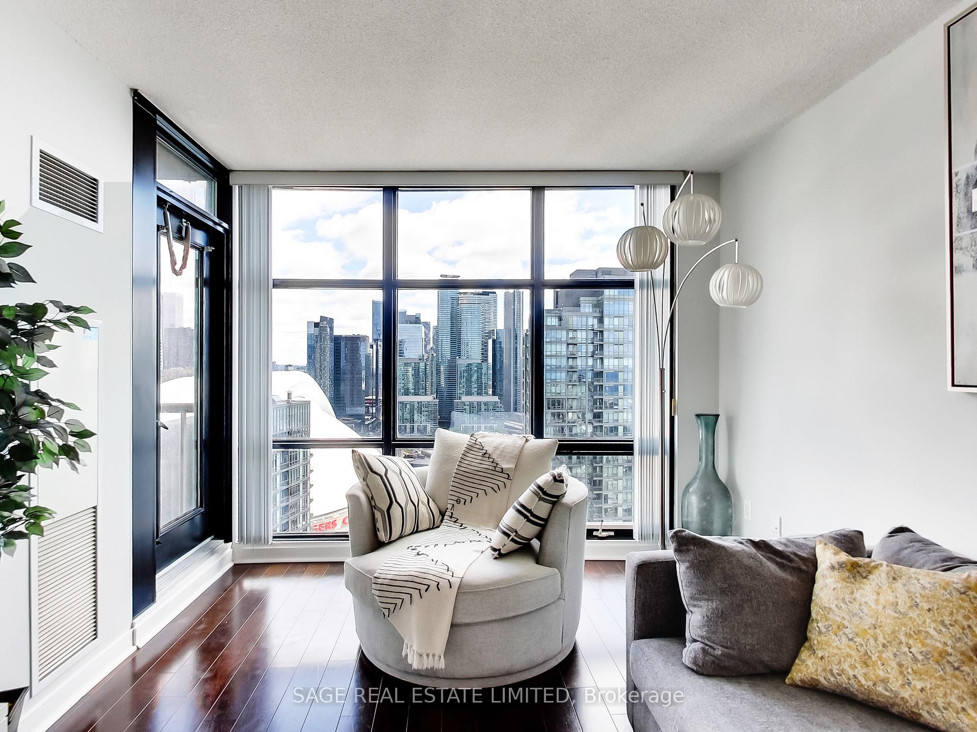 Front of Unit 3707, 35 Mariner Terrace