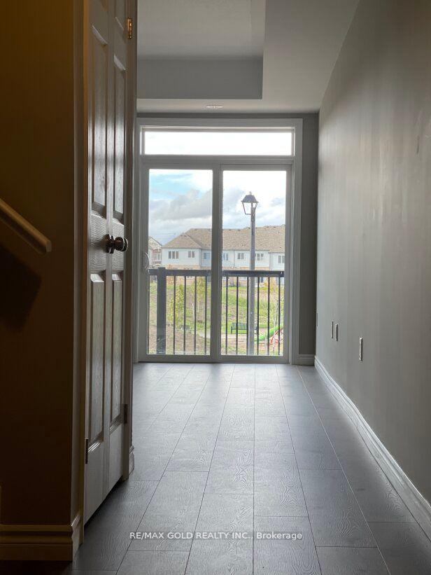 Photo 4 of 78 Wheat Lane, Kitchener — HOMEH