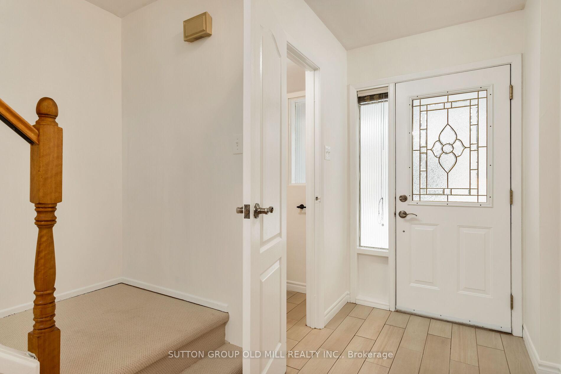 Photo 13 of 17 Lindisfarne Way, Markham, Markham Village — HOMEH