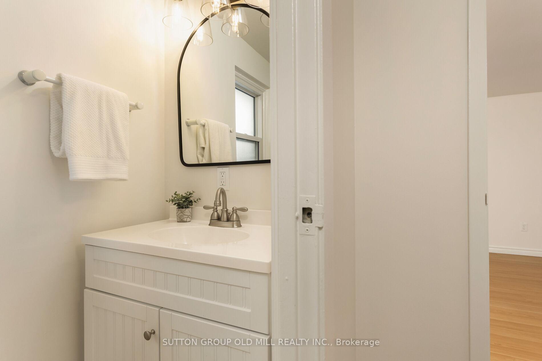 Photo 18 of 17 Lindisfarne Way, Markham, Markham Village — HOMEH