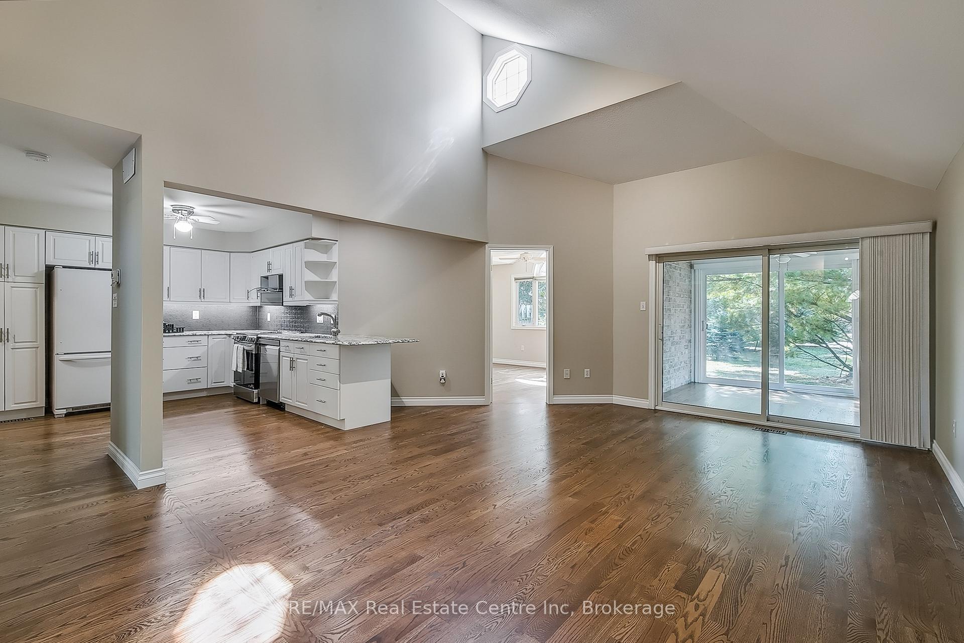 Photo 8 of Unit 41, 1550 Gordon Street, Guelph, Pineridge/Westminster Woods — HOMEH