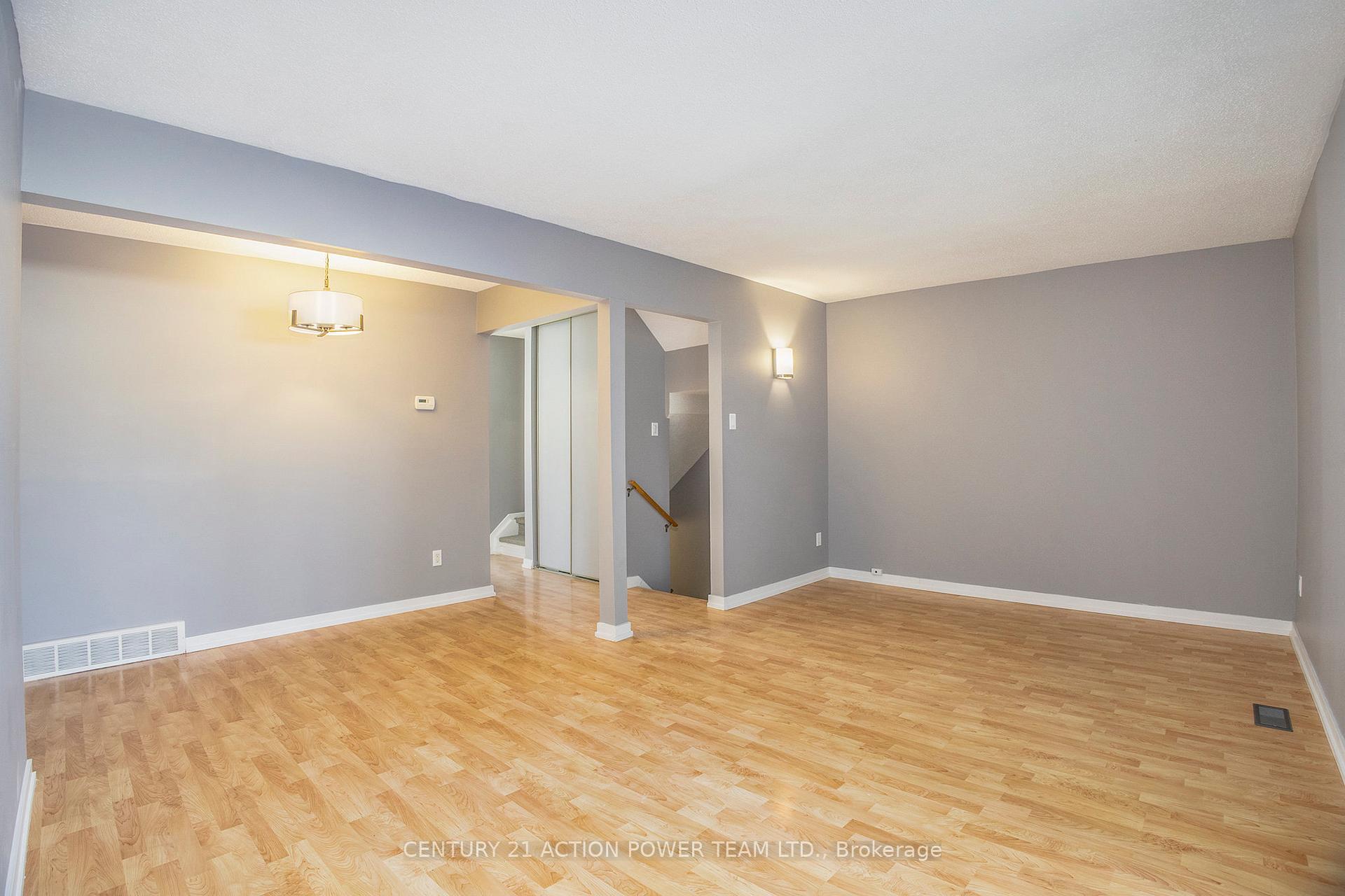 Photo 7 of Unit 1400, 1400 Ridgebrook Drive S, Ottawa, Pineview — HOMEH