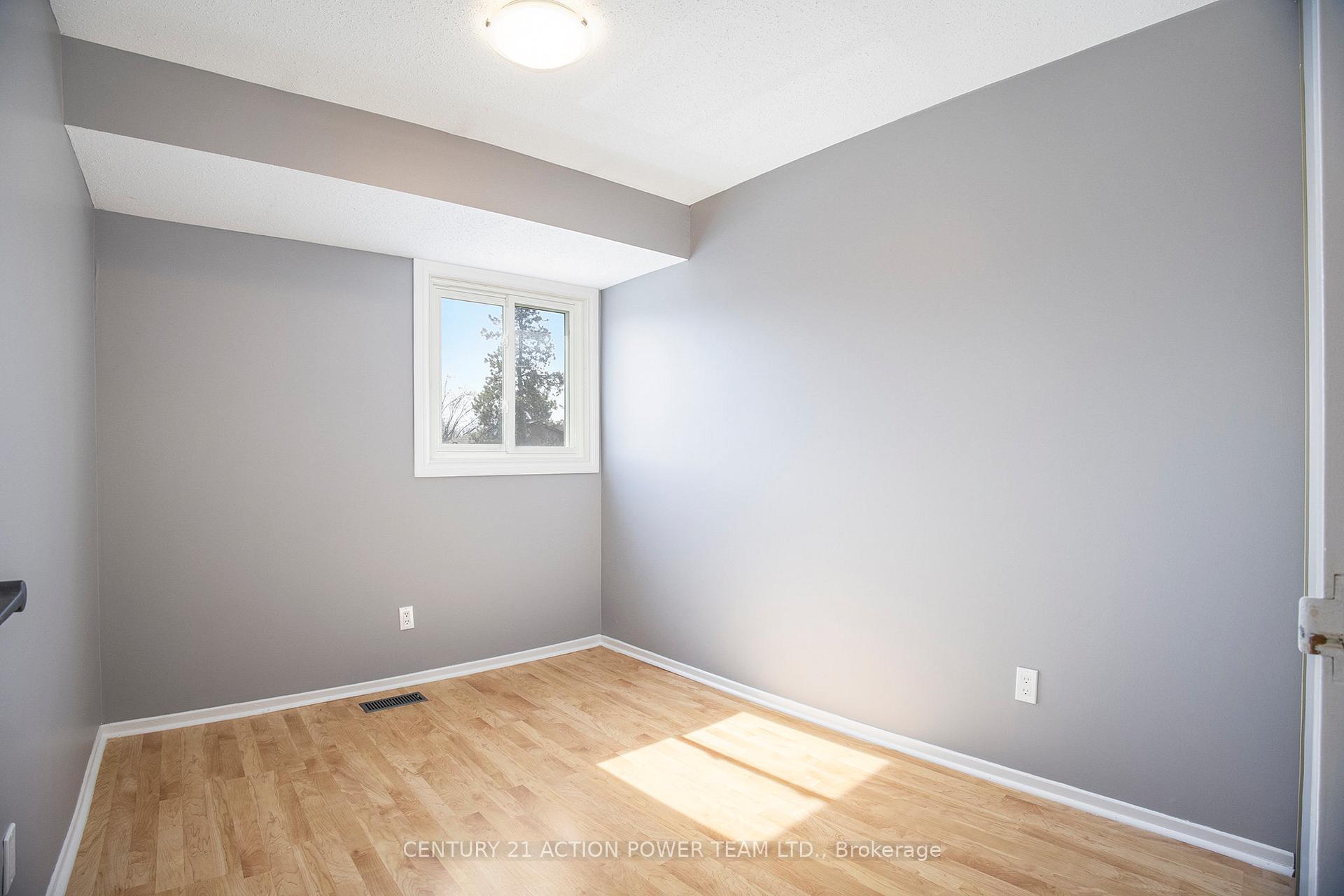 Photo 11 of Unit 1400, 1400 Ridgebrook Drive S, Ottawa, Pineview — HOMEH