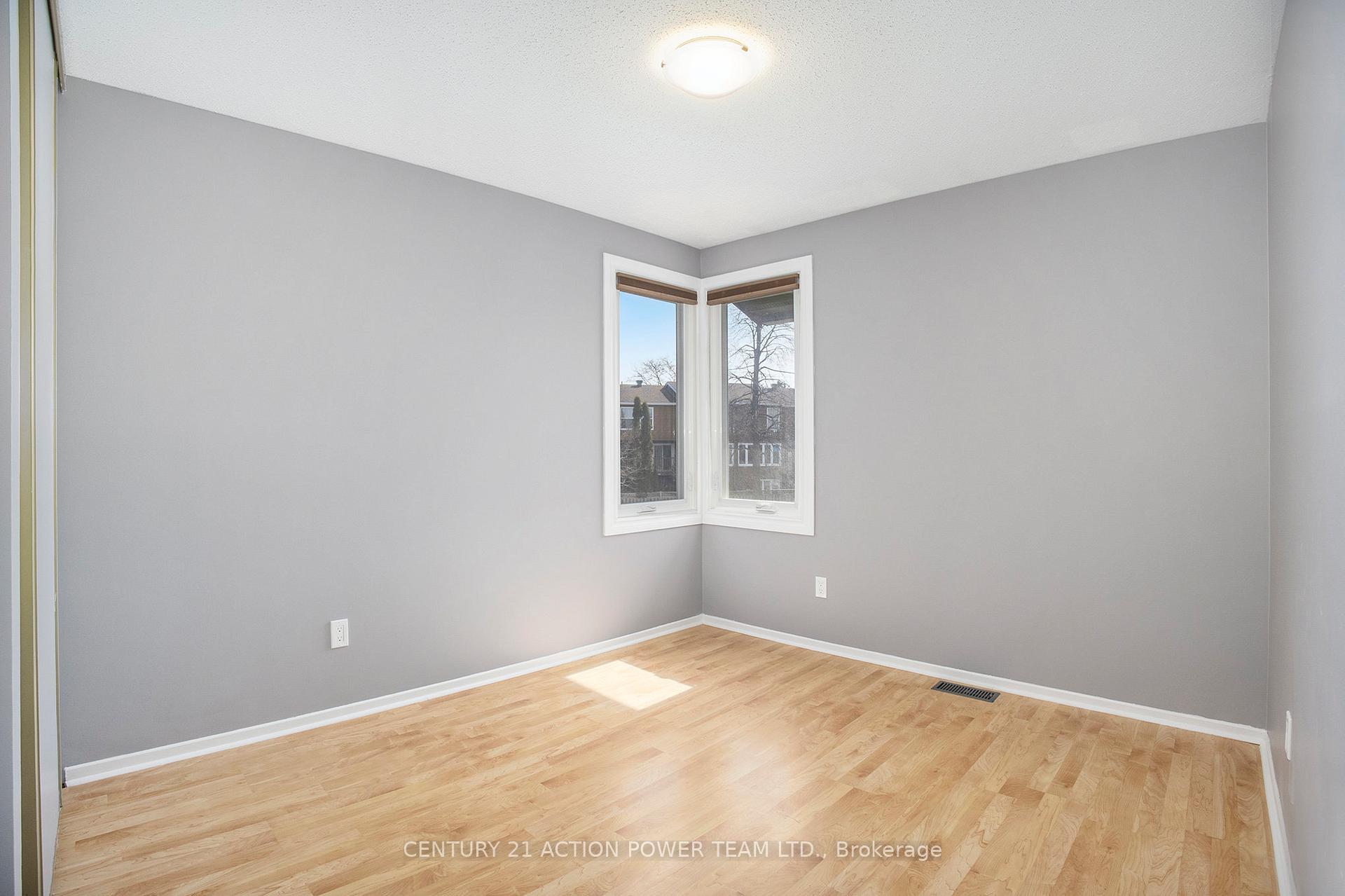 Photo 12 of Unit 1400, 1400 Ridgebrook Drive S, Ottawa, Pineview — HOMEH