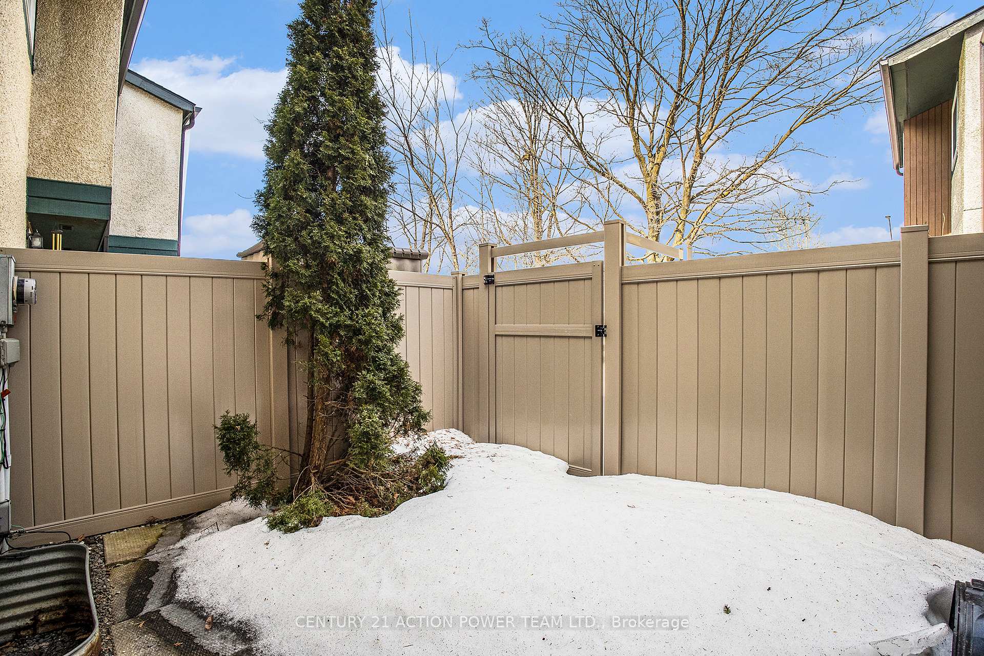 Photo 16 of Unit 1400, 1400 Ridgebrook Drive S, Ottawa, Pineview — HOMEH