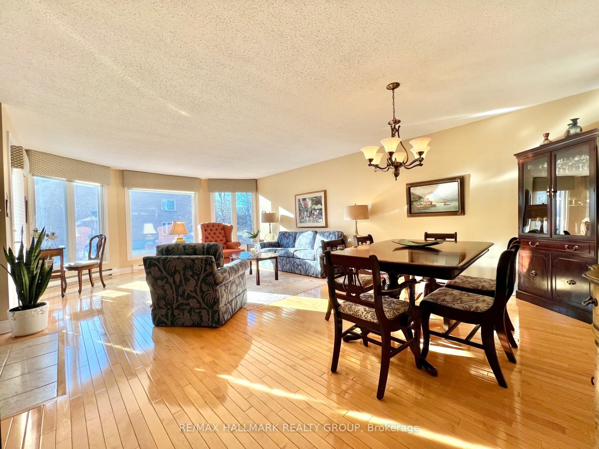 Photo 12 of Unit 202 C, 997 North River Road, Ottawa, Overbrook — HOMEH
