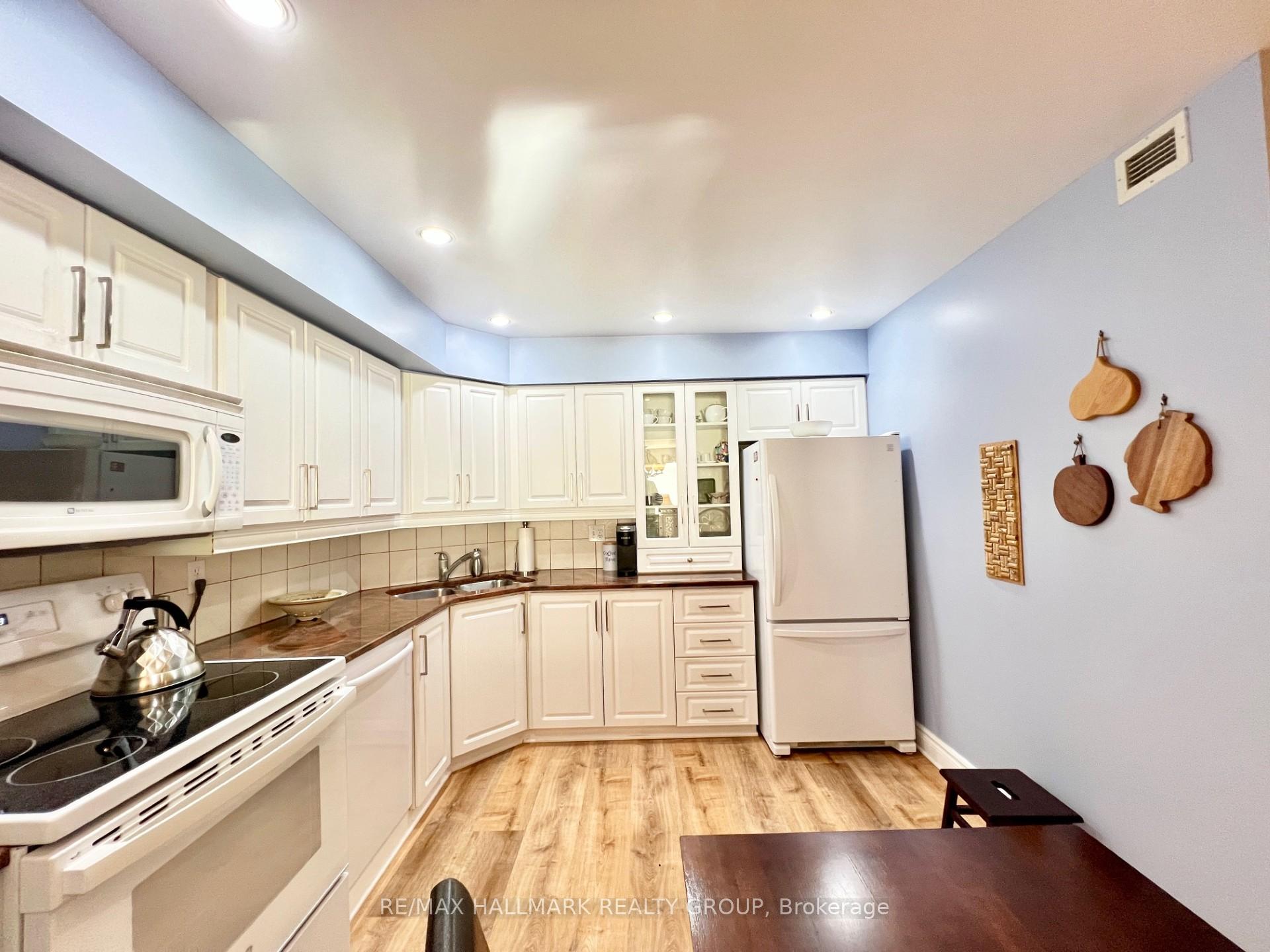 Photo 19 of Unit 202 C, 997 North River Road, Ottawa, Overbrook — HOMEH