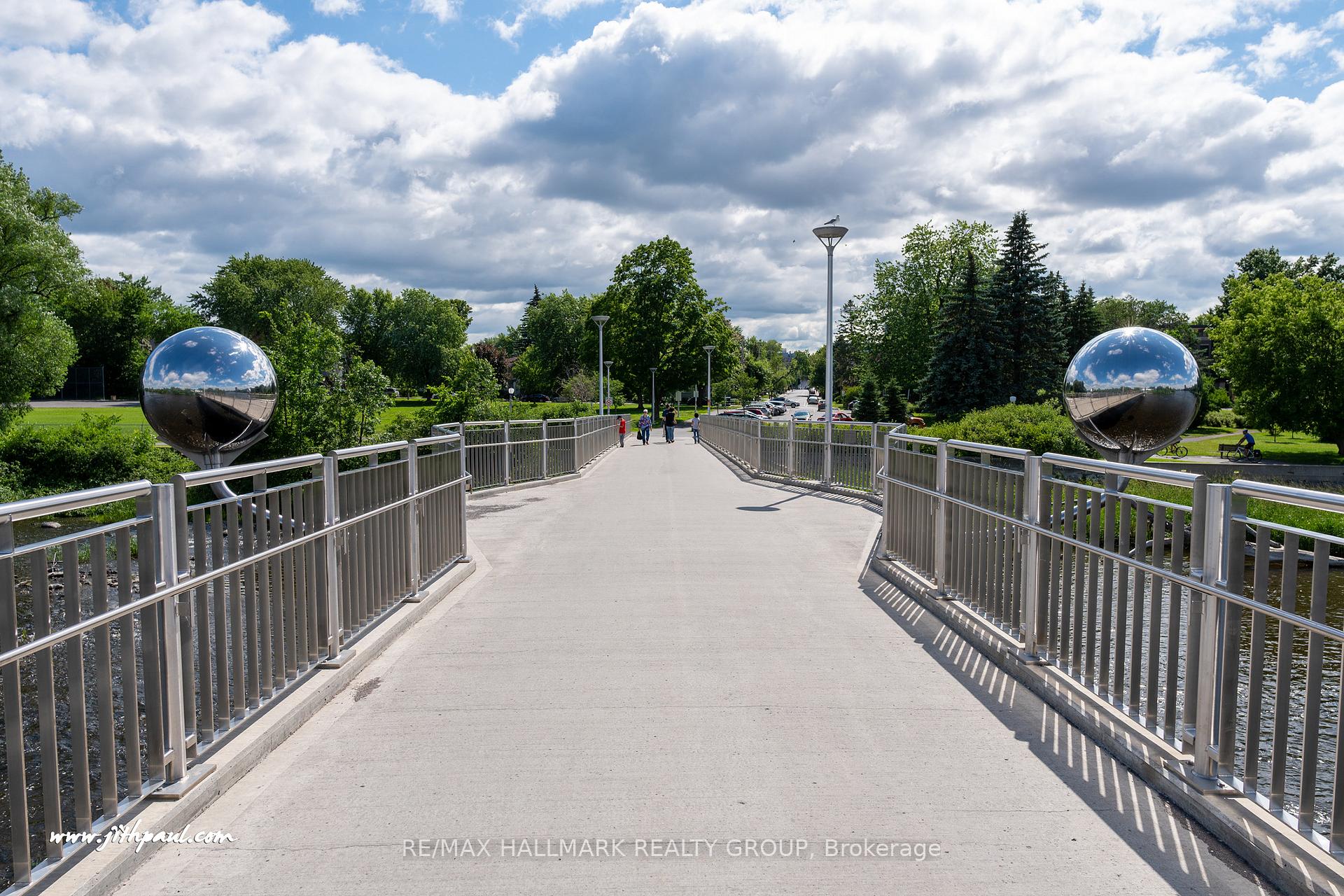 Photo 31 of Unit 202 C, 997 North River Road, Ottawa, Overbrook — HOMEH