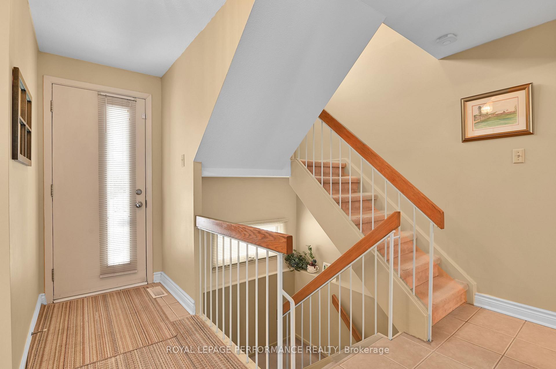 Photo 16 of 1923 Stonehenge Crescent, Ottawa, Pineview — HOMEH