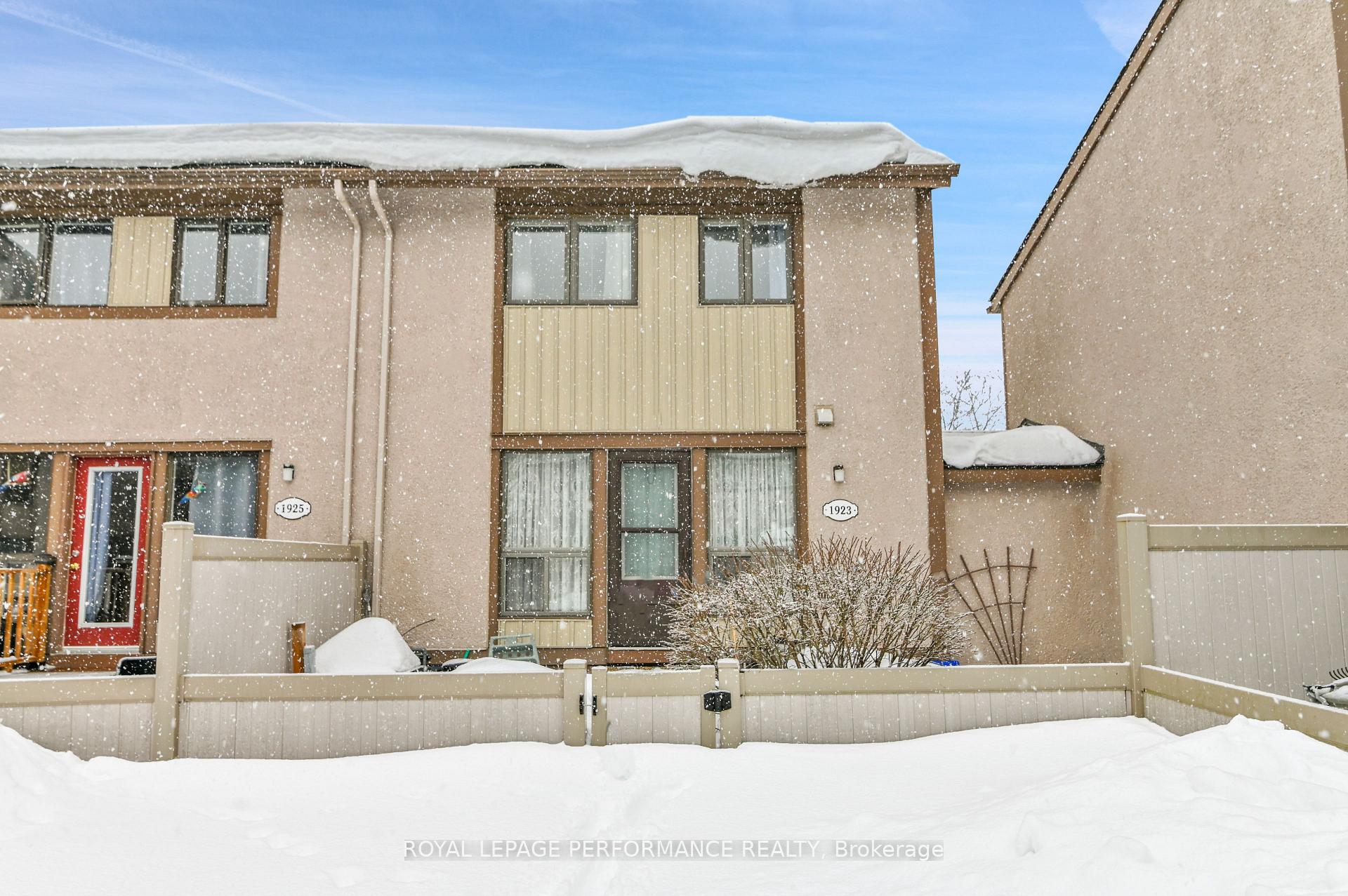 Photo 25 of 1923 Stonehenge Crescent, Ottawa, Pineview — HOMEH